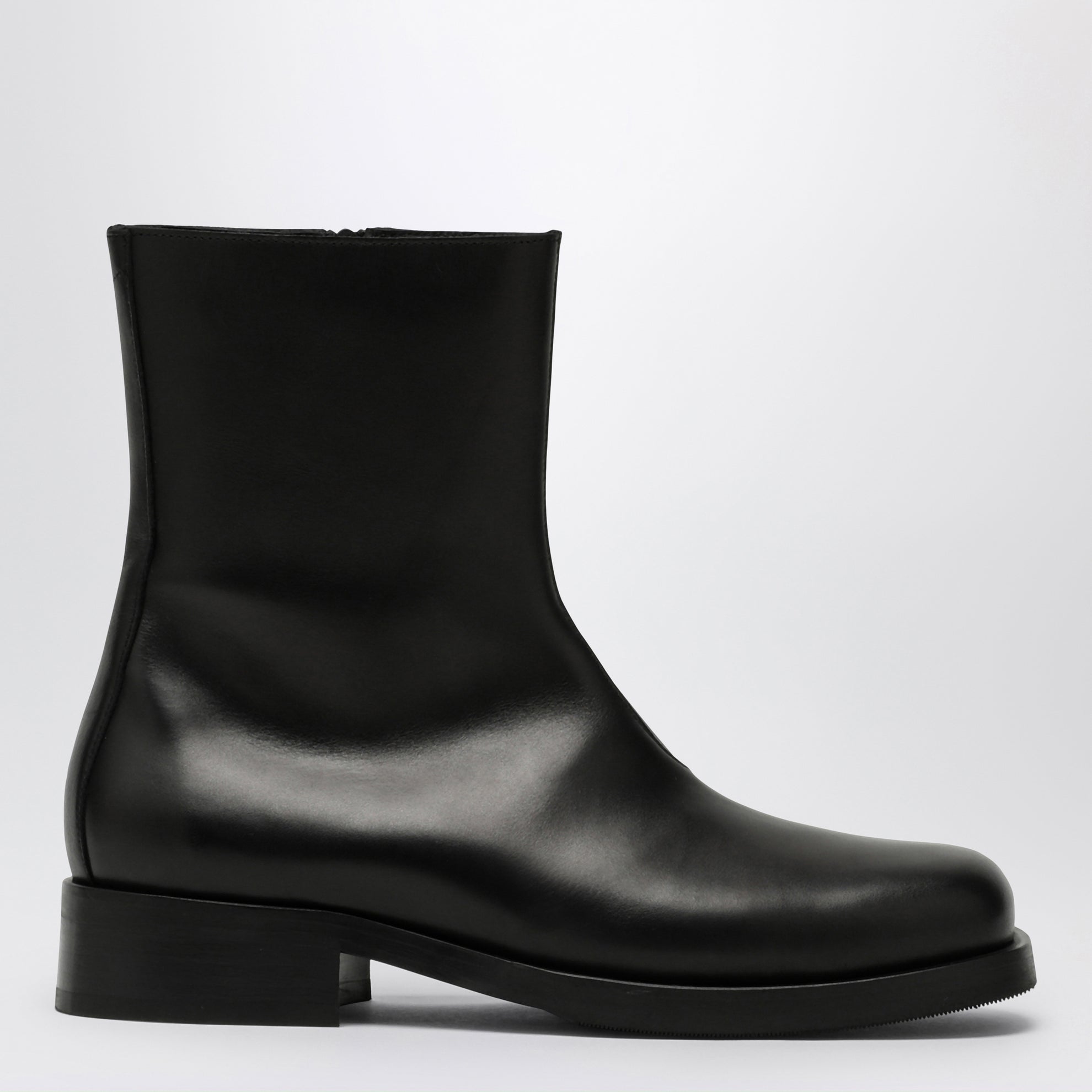 Stivaletto nero in pelle