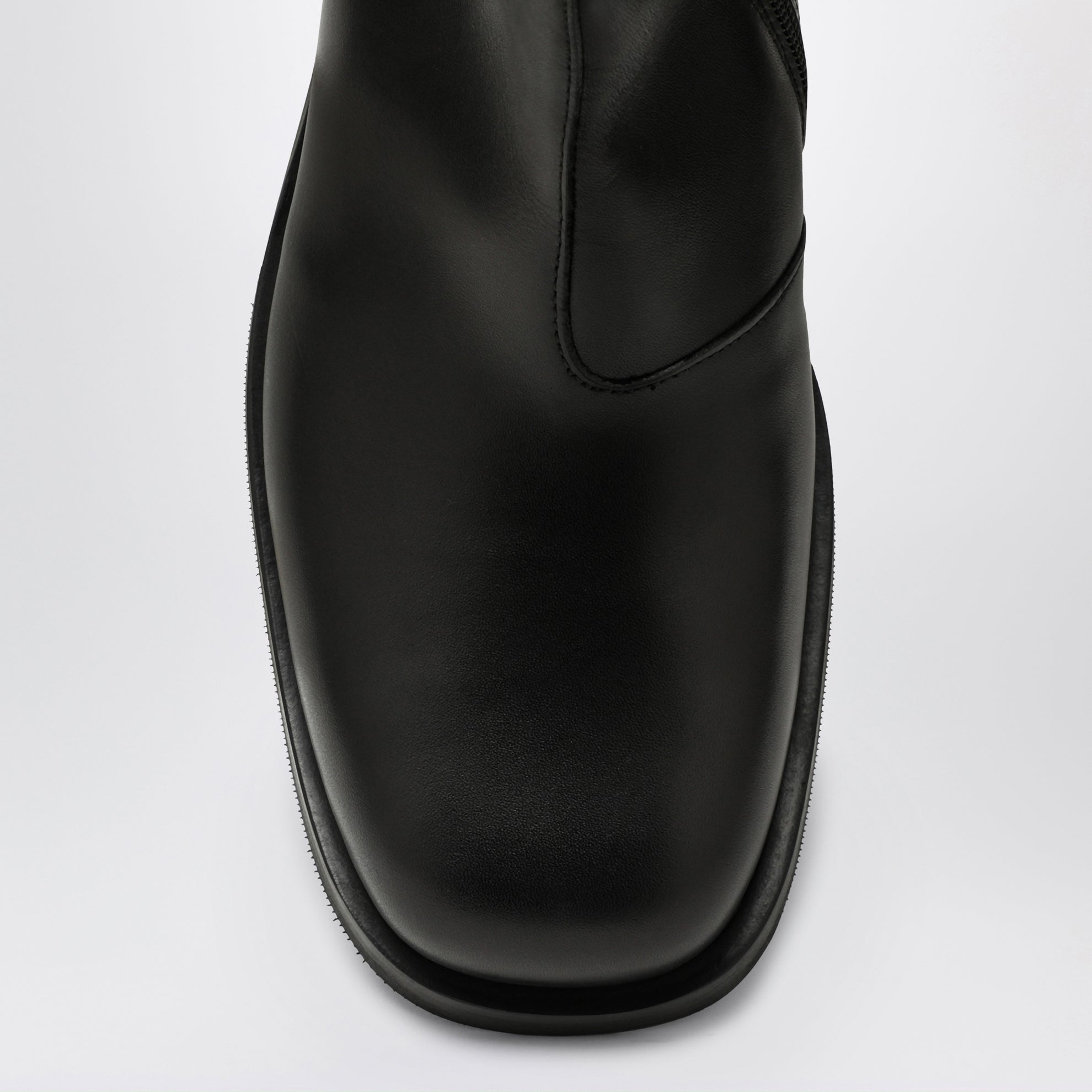 Stivaletto nero in pelle