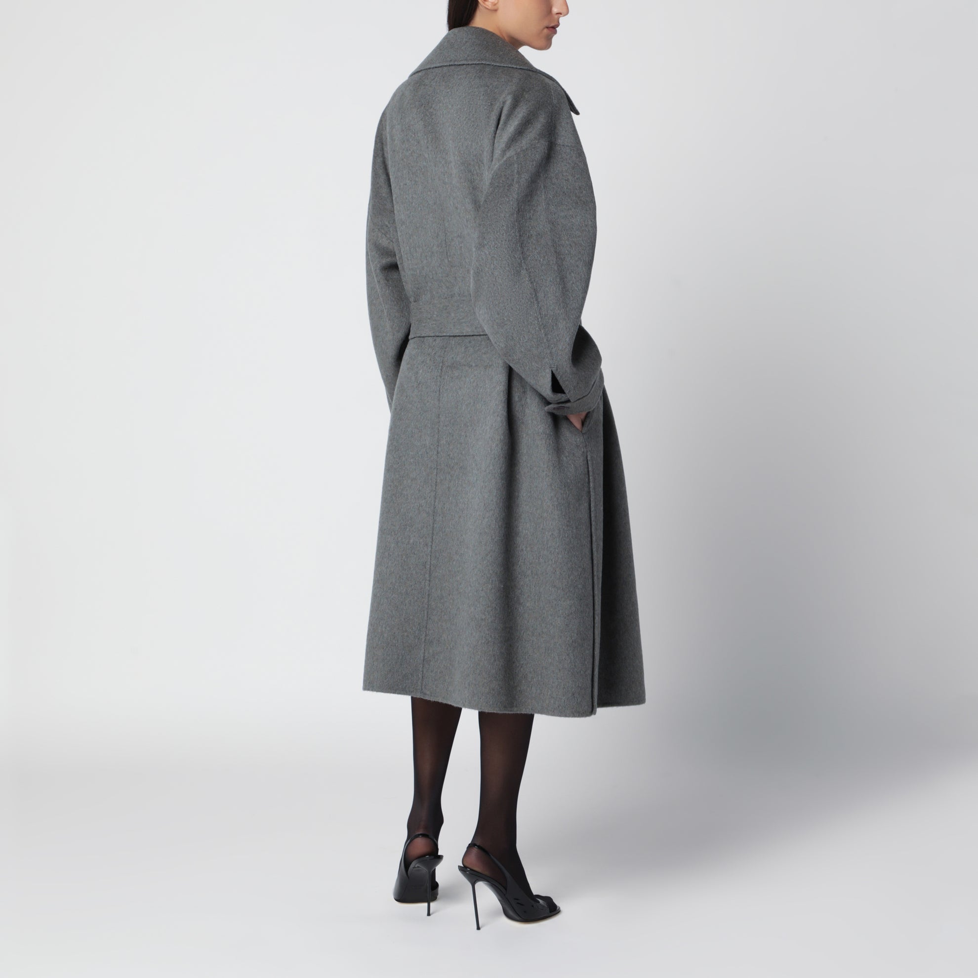 Double-breasted coat with belt in grey