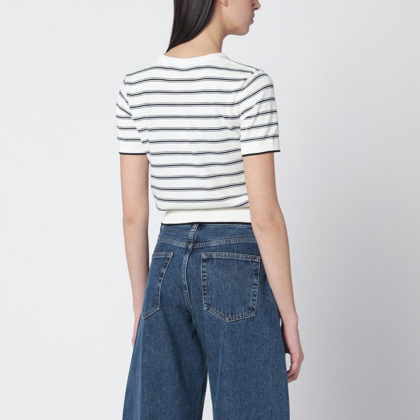 Maglia bianca a righe écru/nera