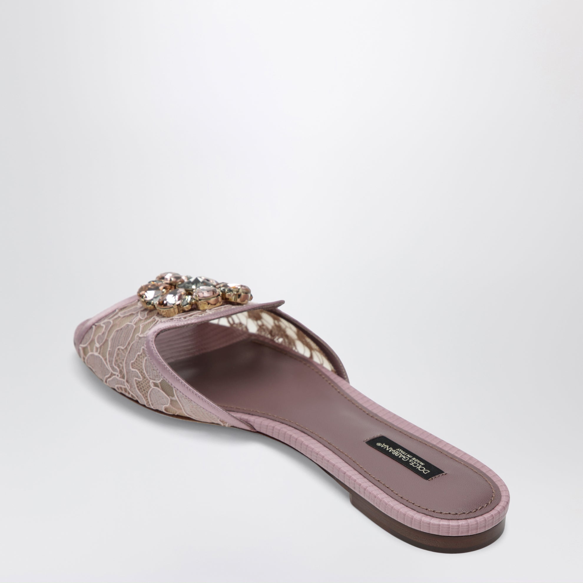 Rainbow Pantoletten aus Lurex-Spitze in Rouge-Ton mit Brosche