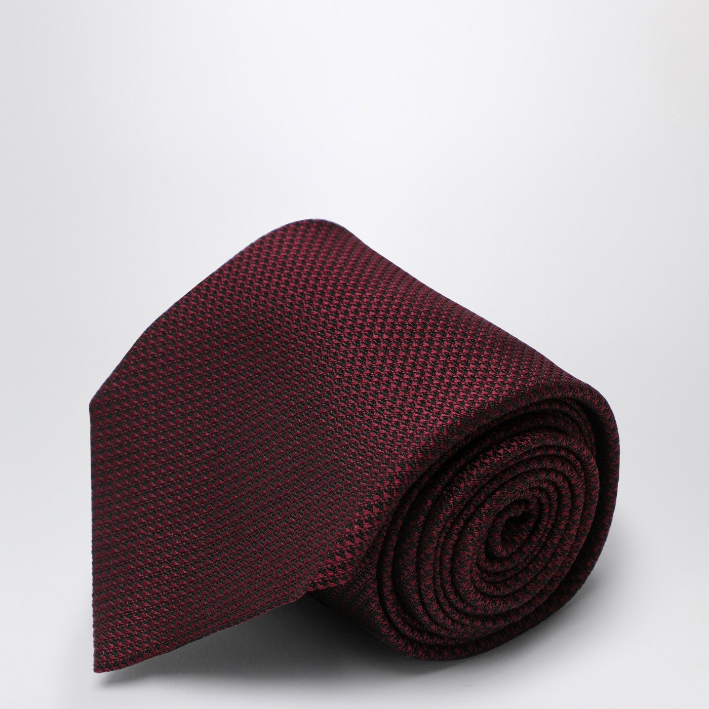 Cravate couleur bordeaux en soie