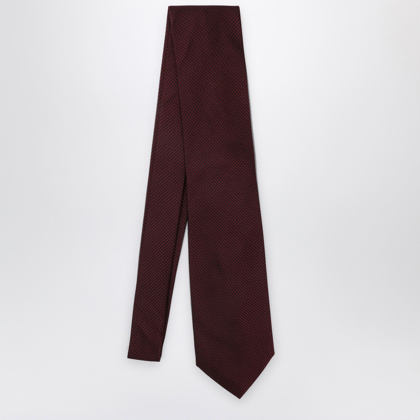 Cravate couleur bordeaux en soie