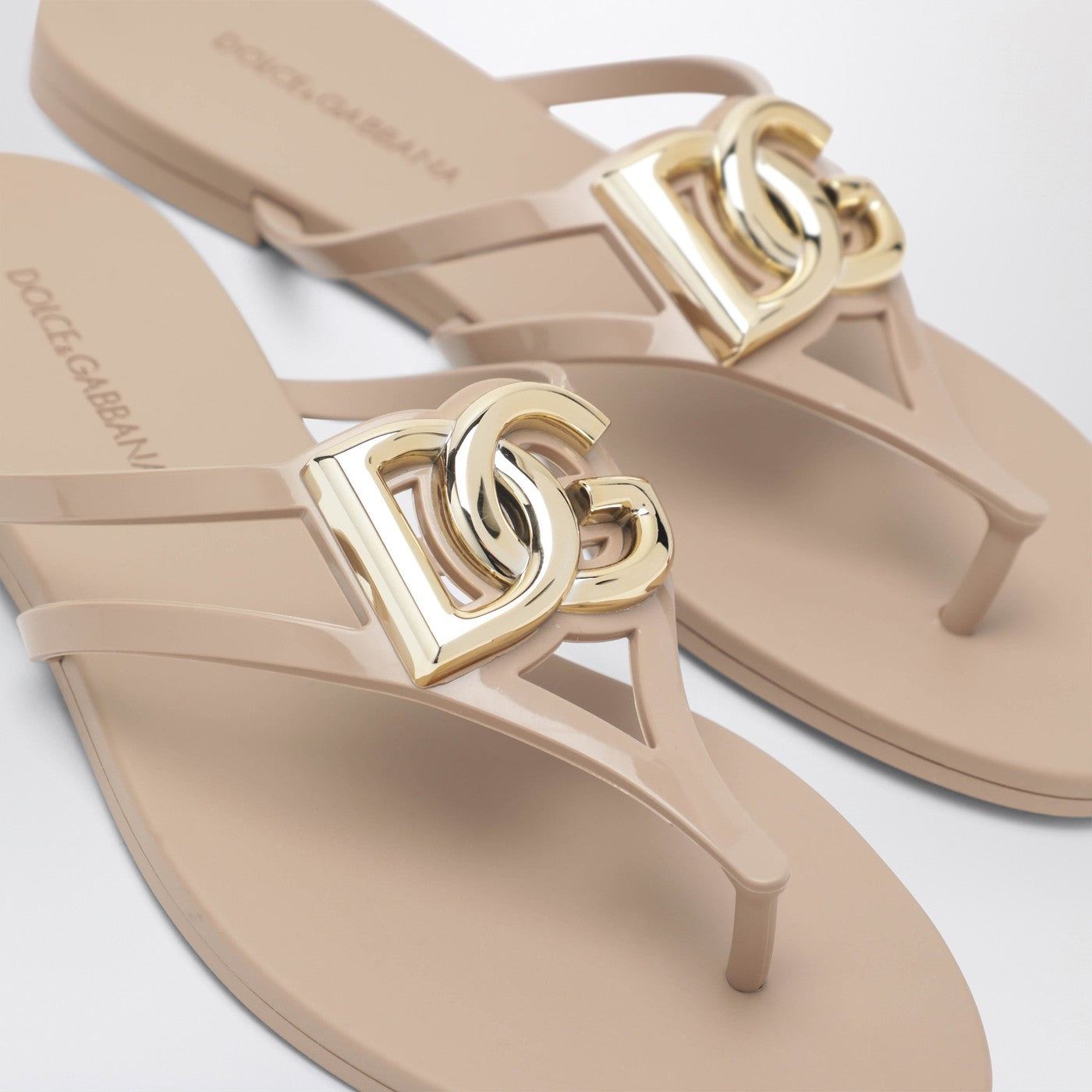 DG thong sandals in powder pink and gold