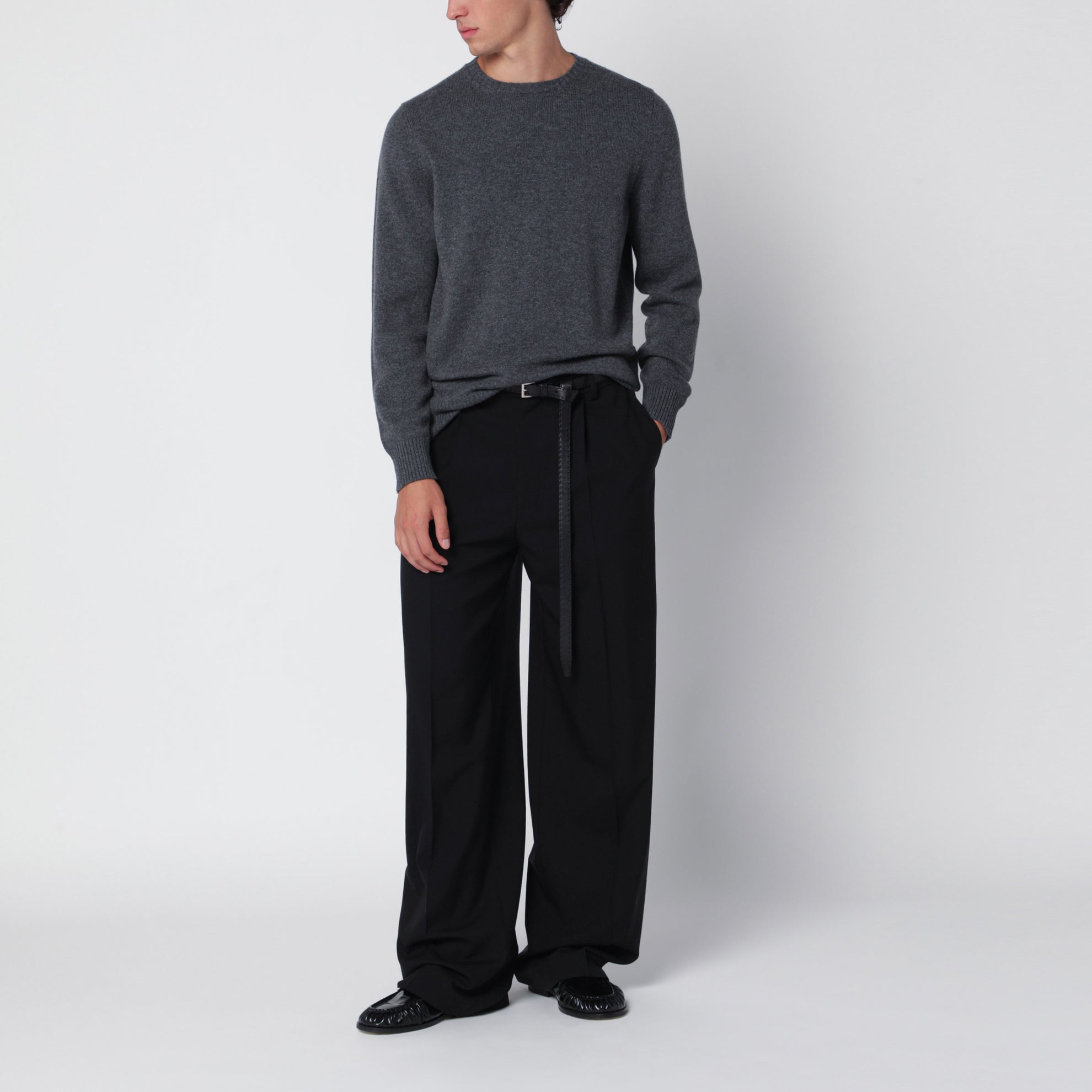 Grey crew-neck sweater in cashmere