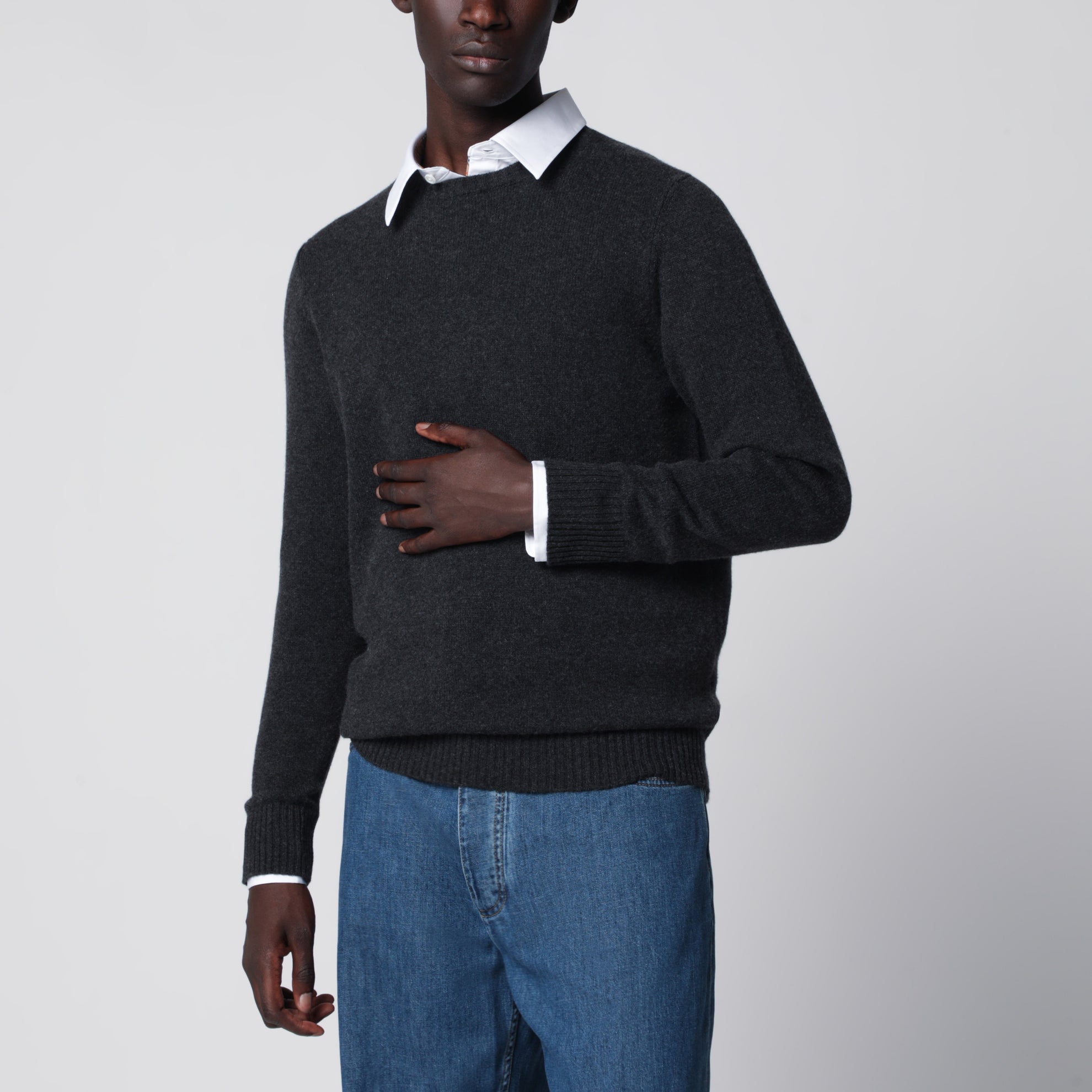 Pull col rond en cachemire gris foncé