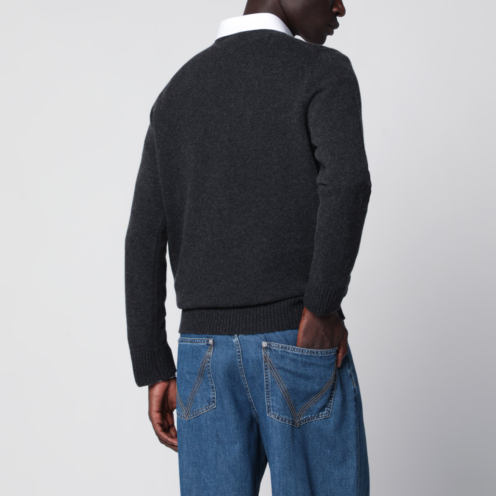 Pull col rond en cachemire gris foncé