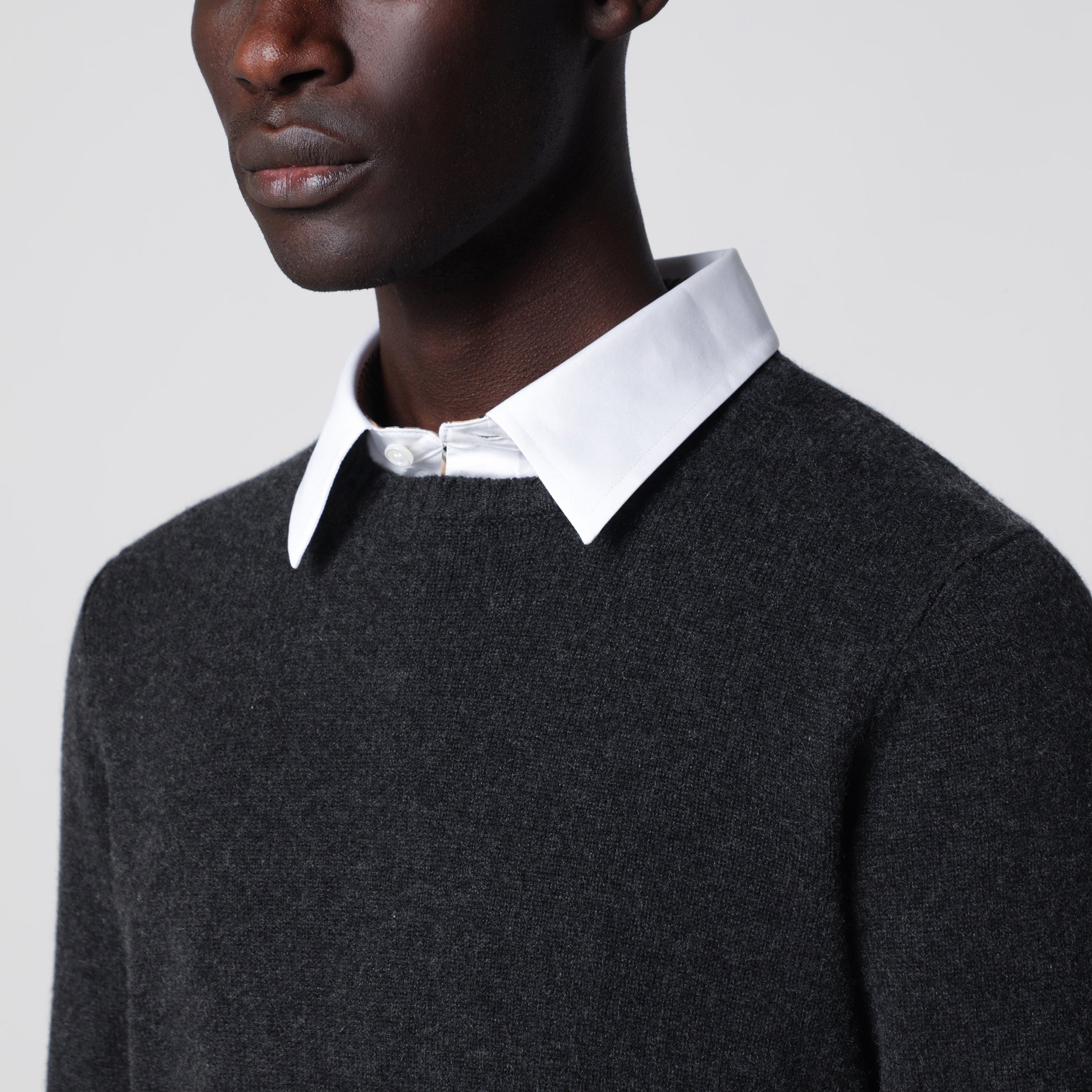 Pull col rond en cachemire gris foncé