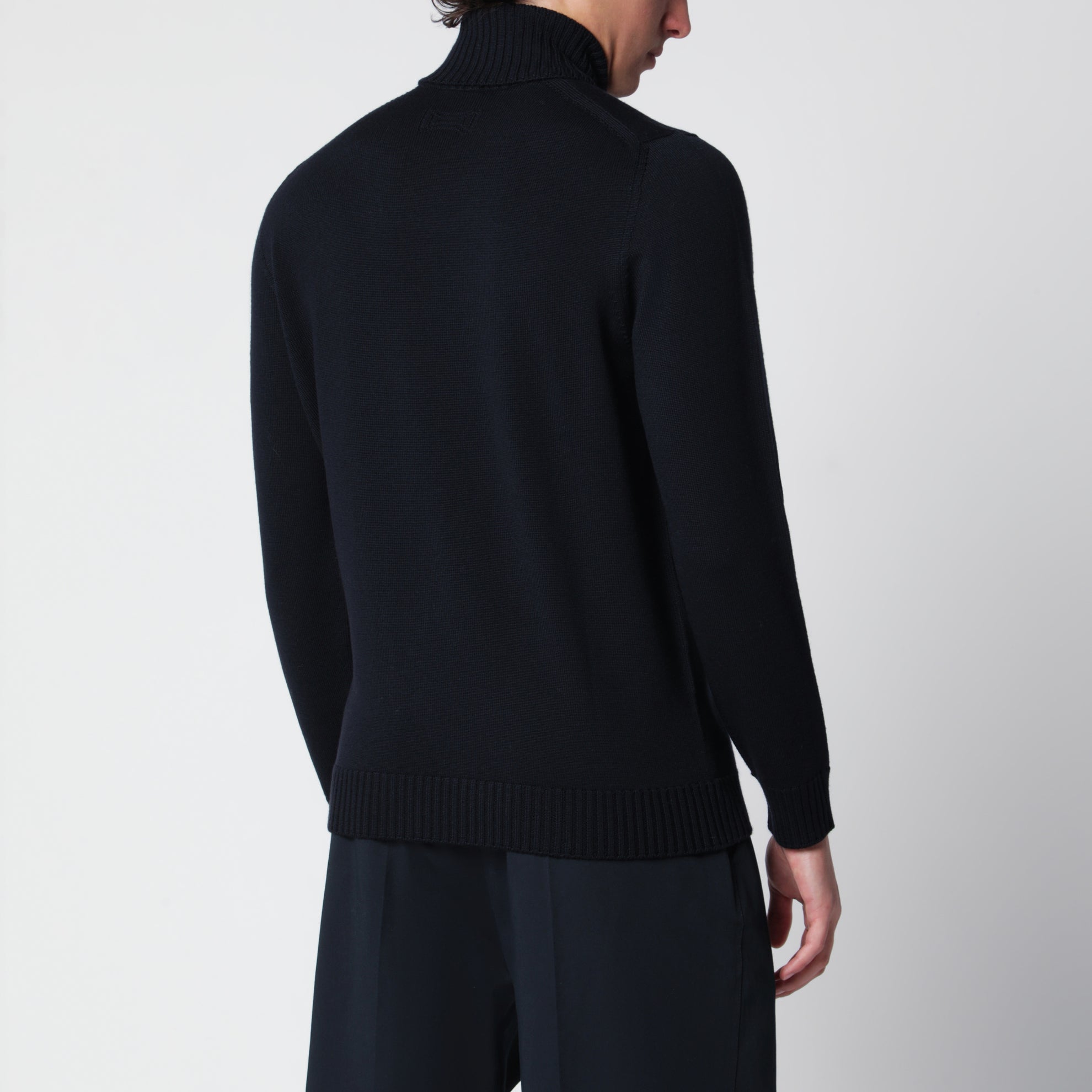 Maglia dolcevita blu navy in lana