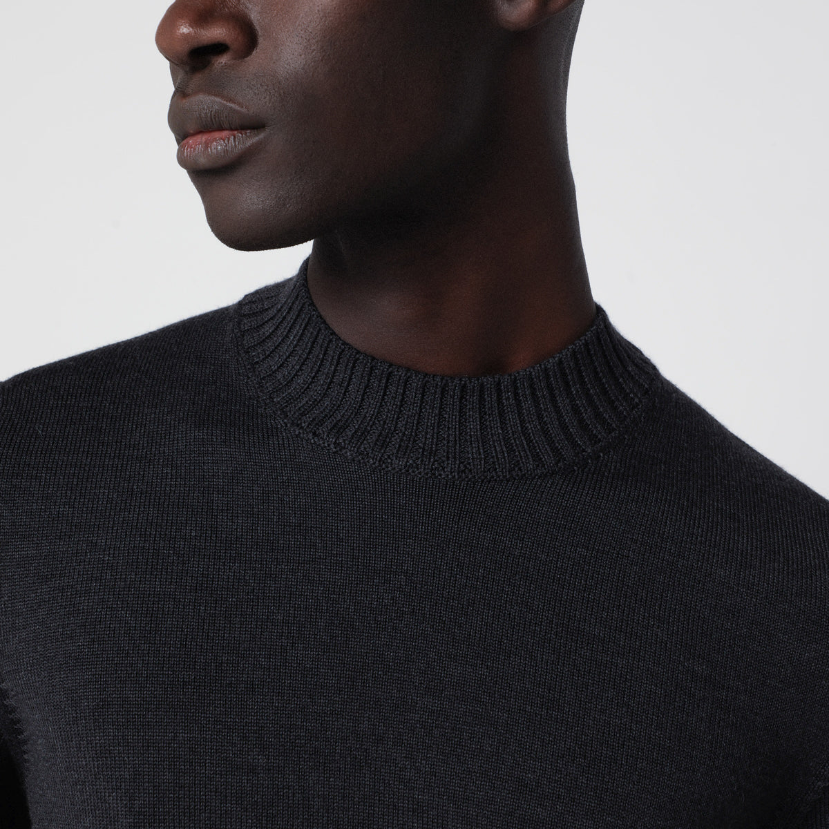 Maglione color carbone in lana