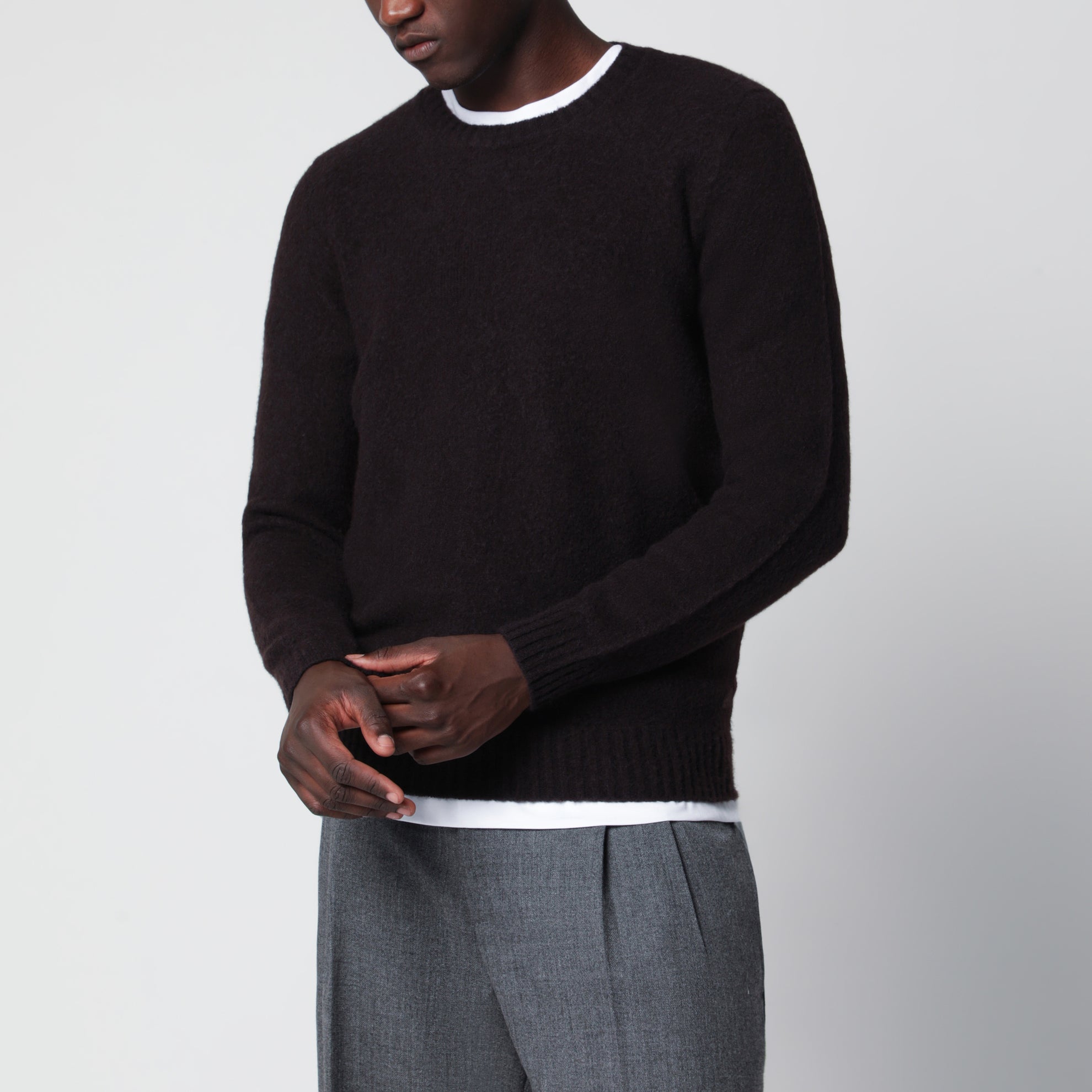 Brauner Pullover aus Lammwolle