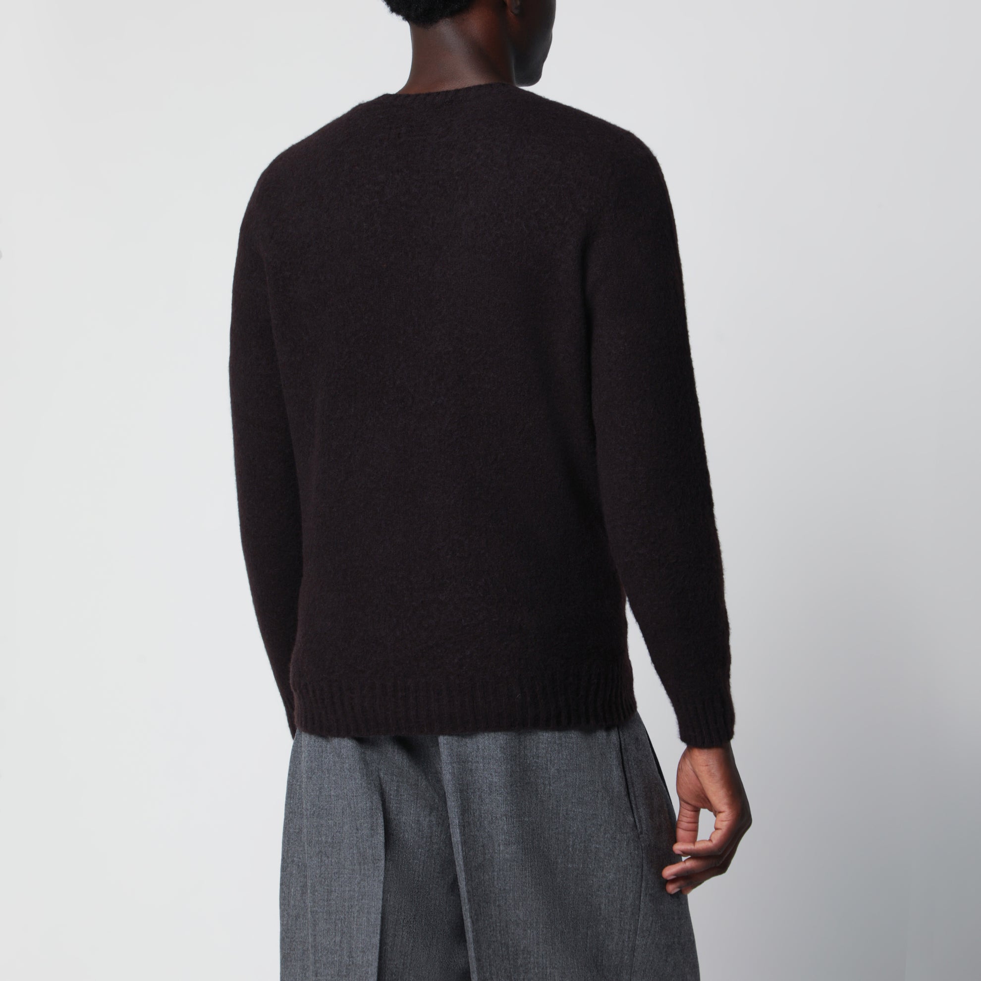 Brauner Pullover aus Lammwolle