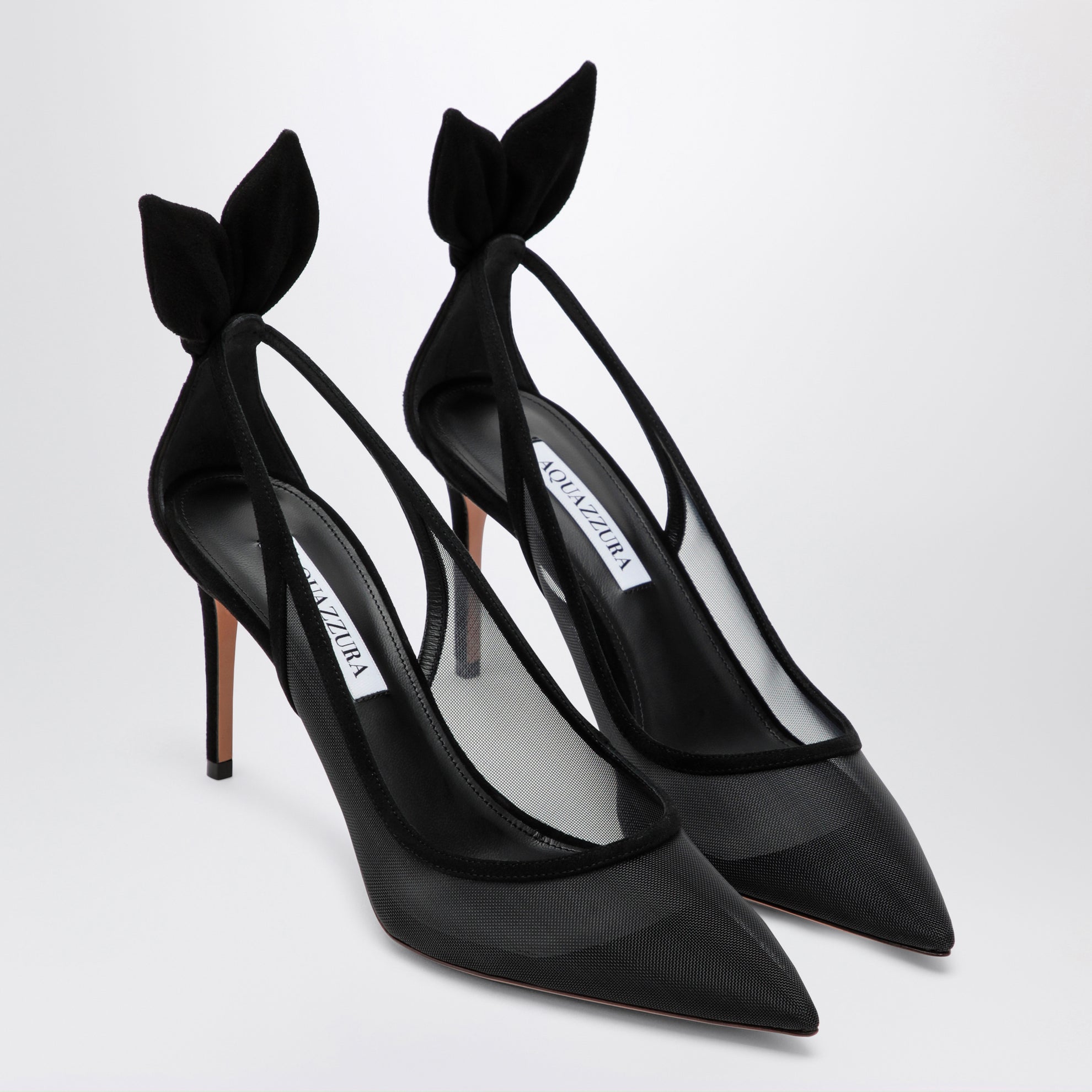 Schwarze Pumps mit Schleife aus Netzstoff