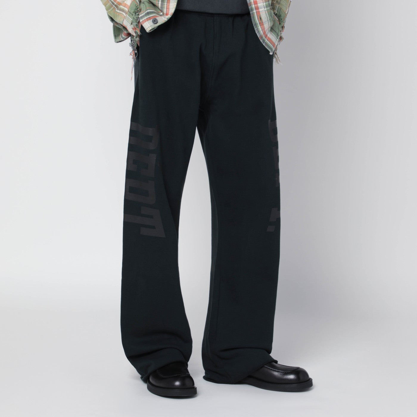 Black wide-leg jogging pants