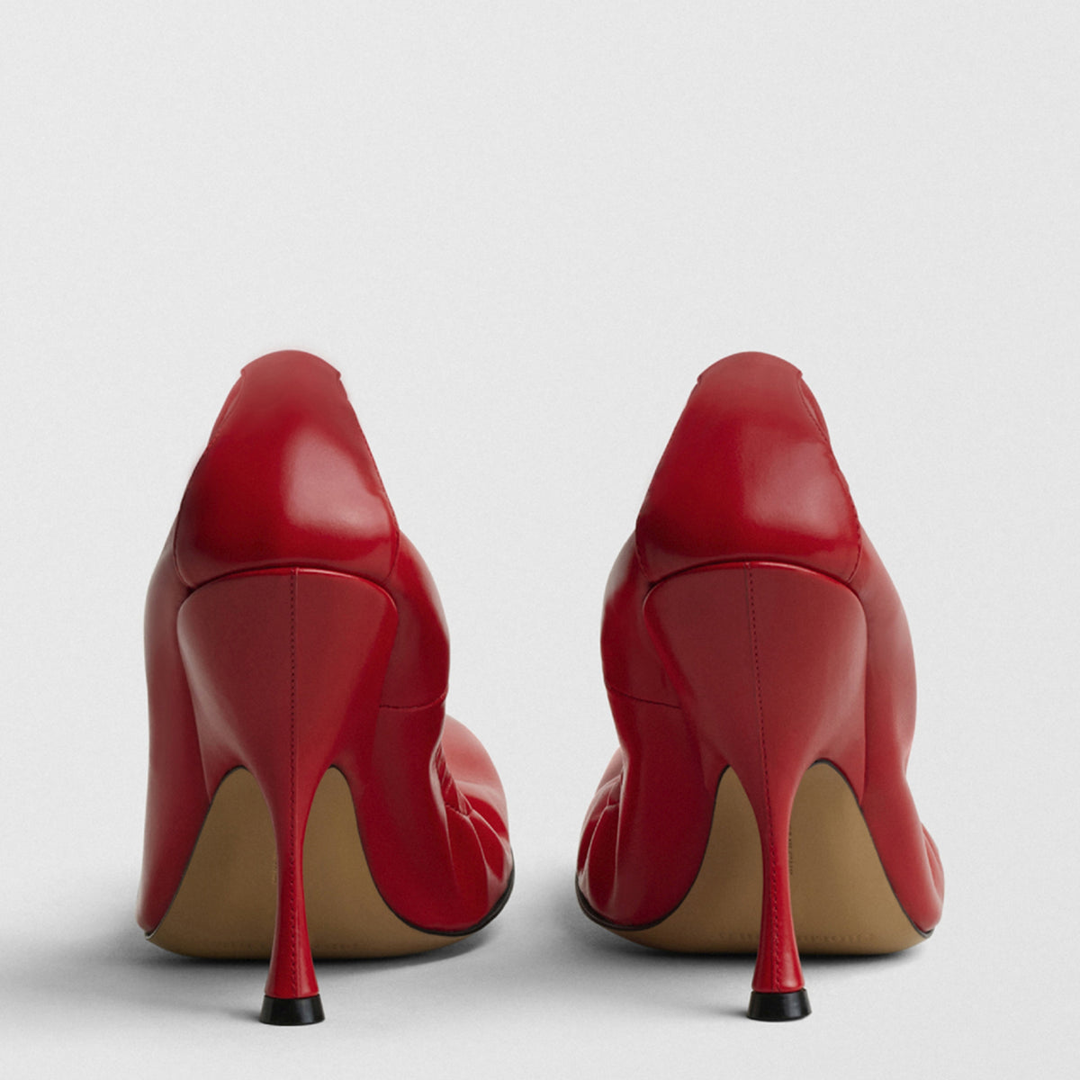 Pucker pumps