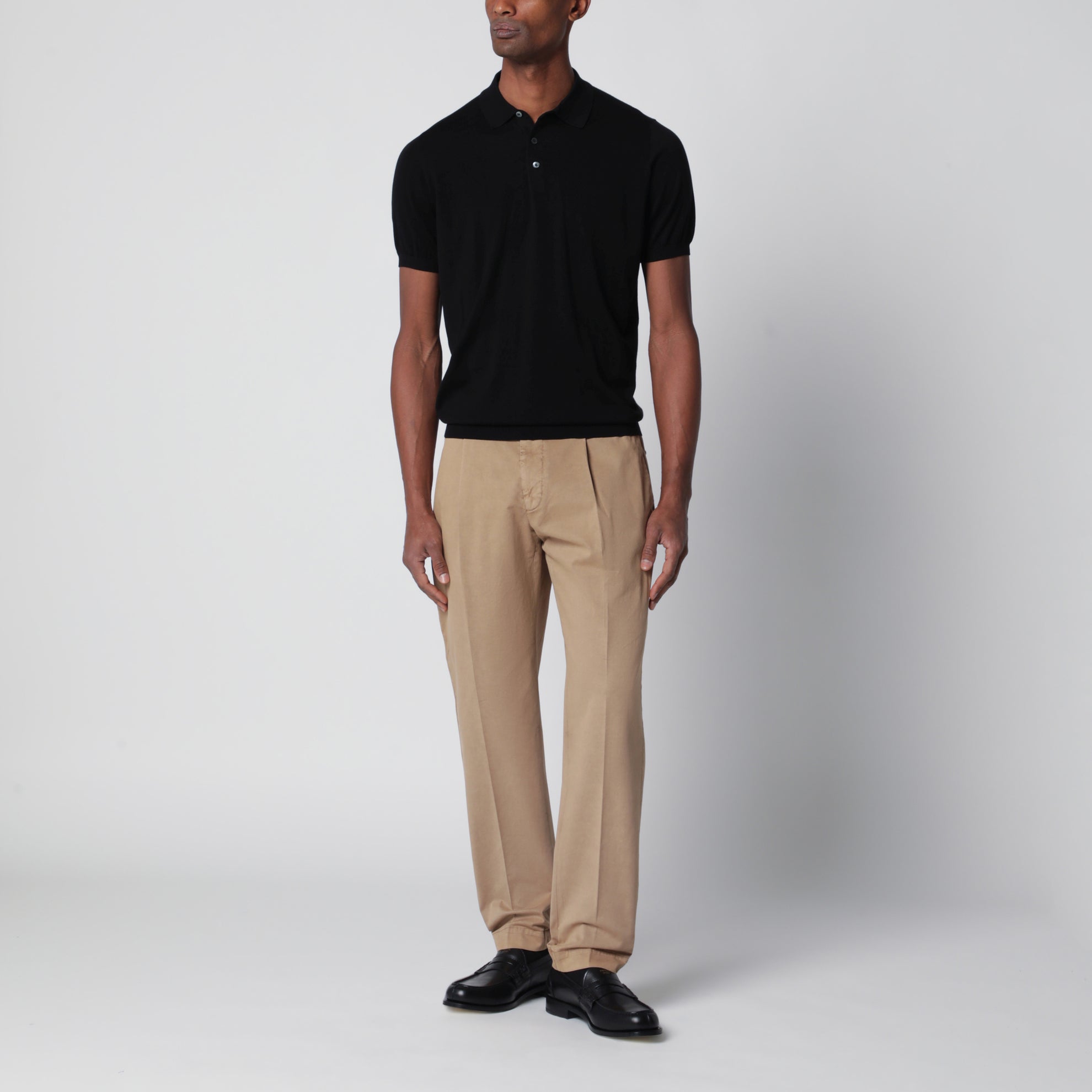 Beige trousers in cotton