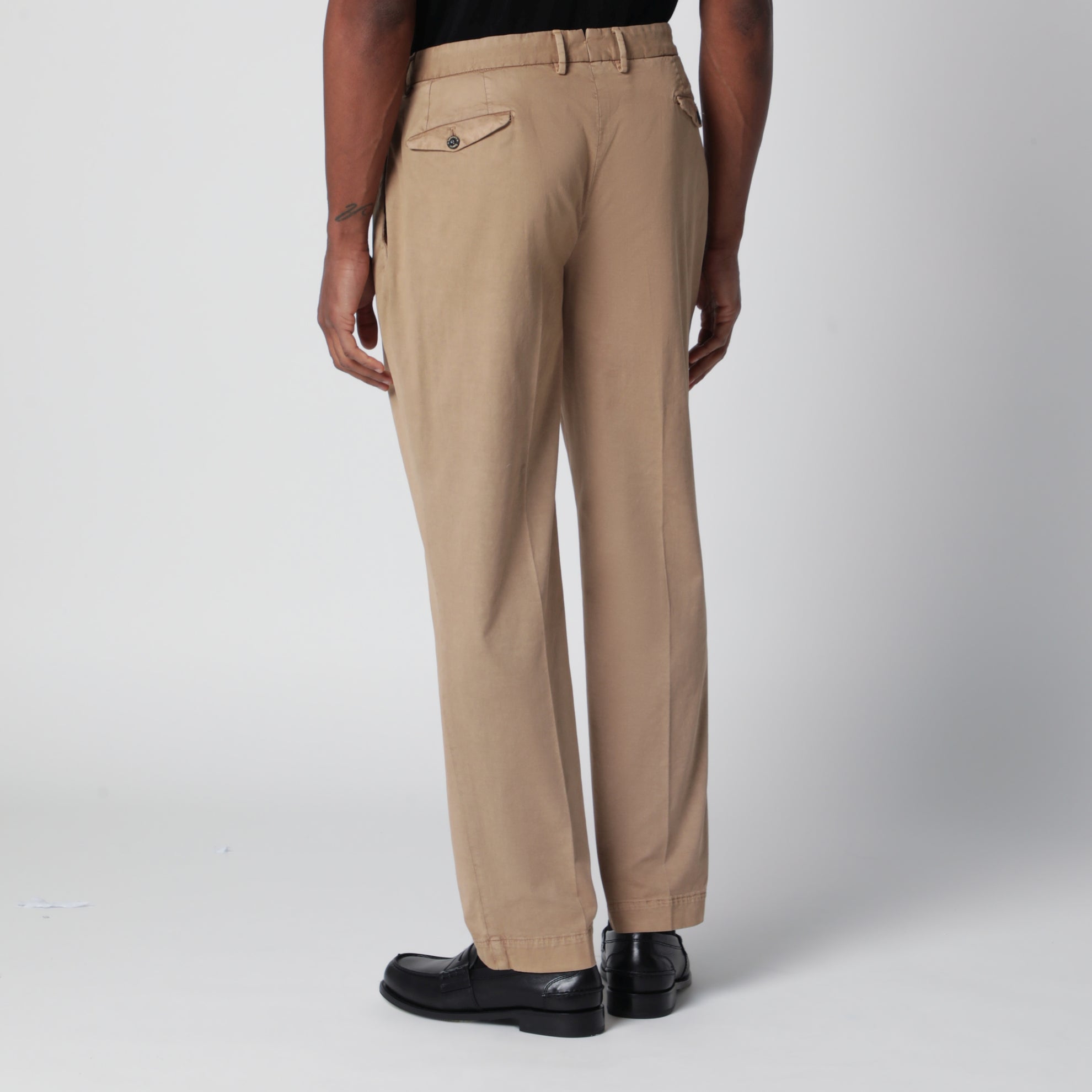 Beige trousers in cotton