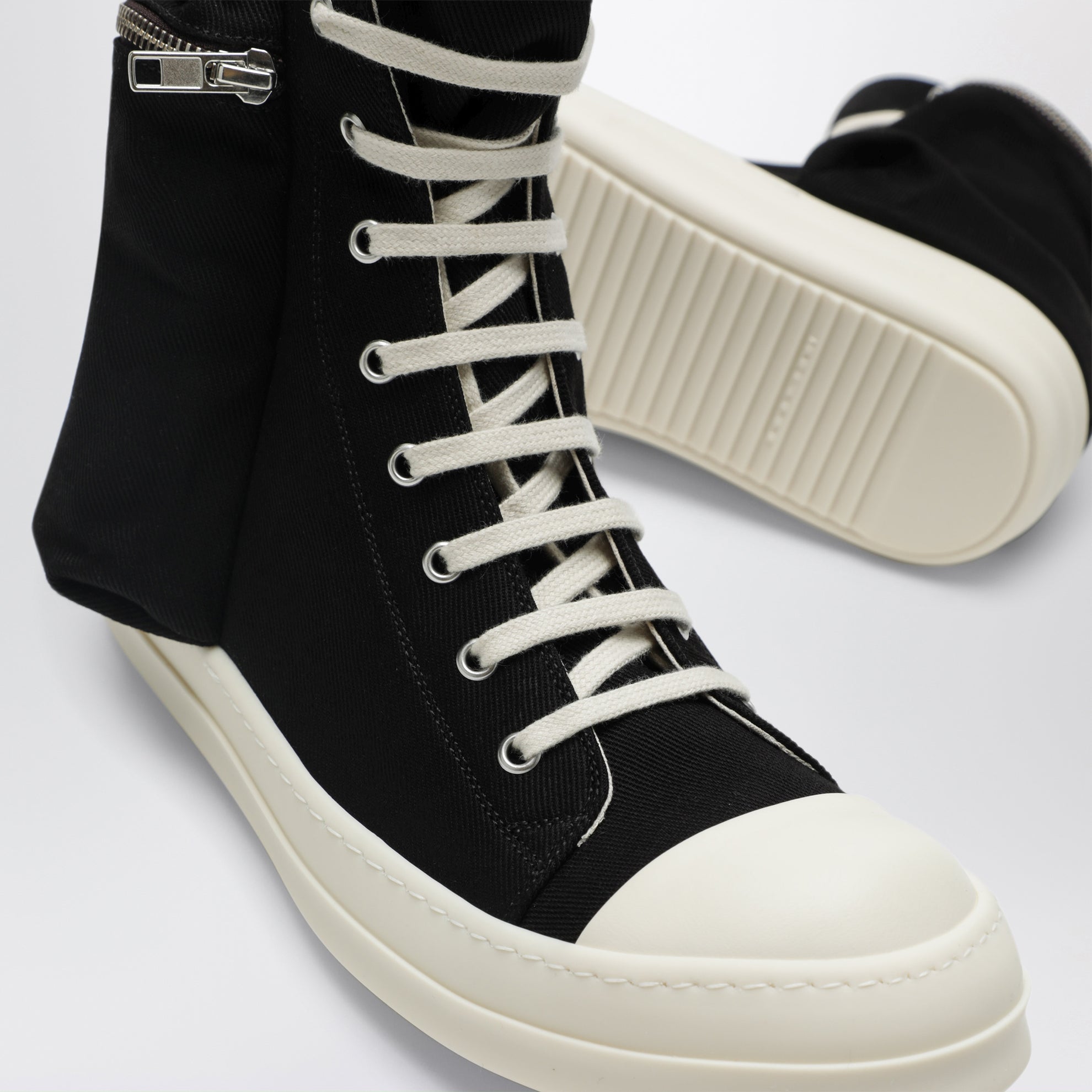 Temple Cargo Sneakers in black/milk white denim