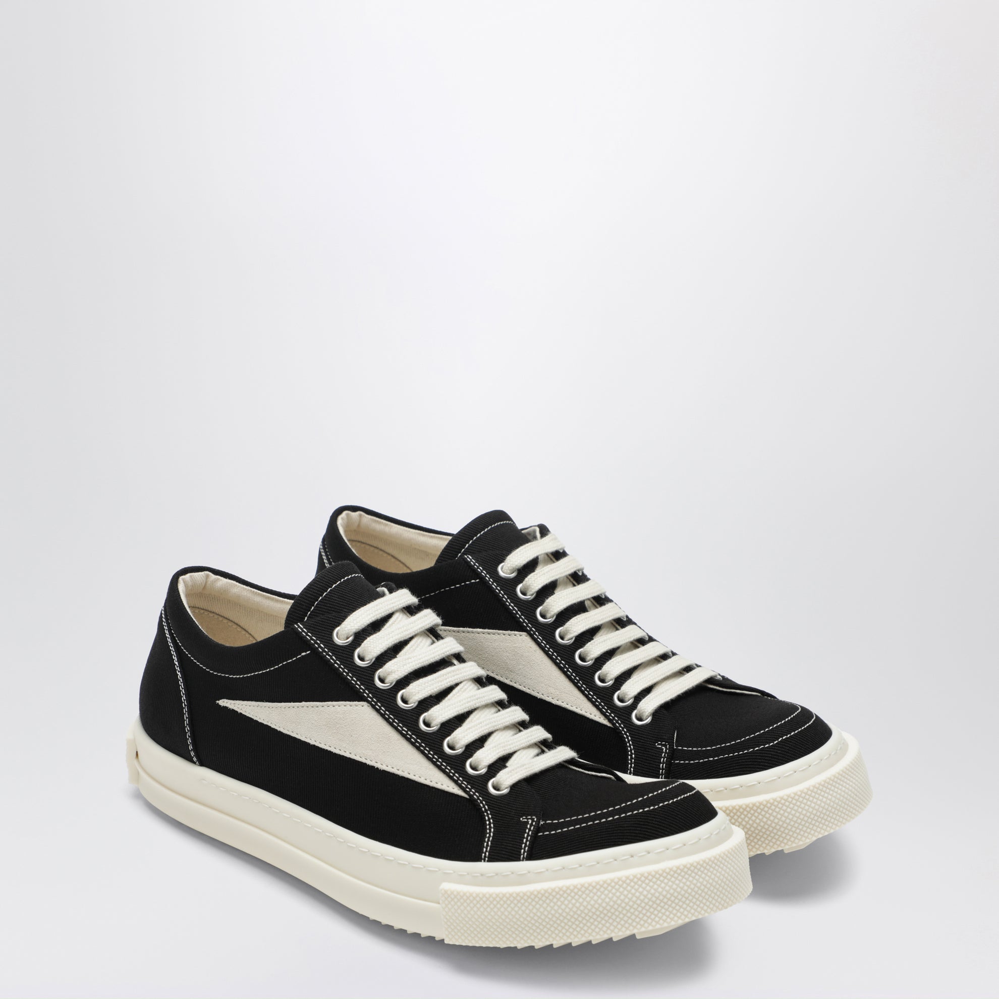 Vintage canvas Sneakers in black/milk white