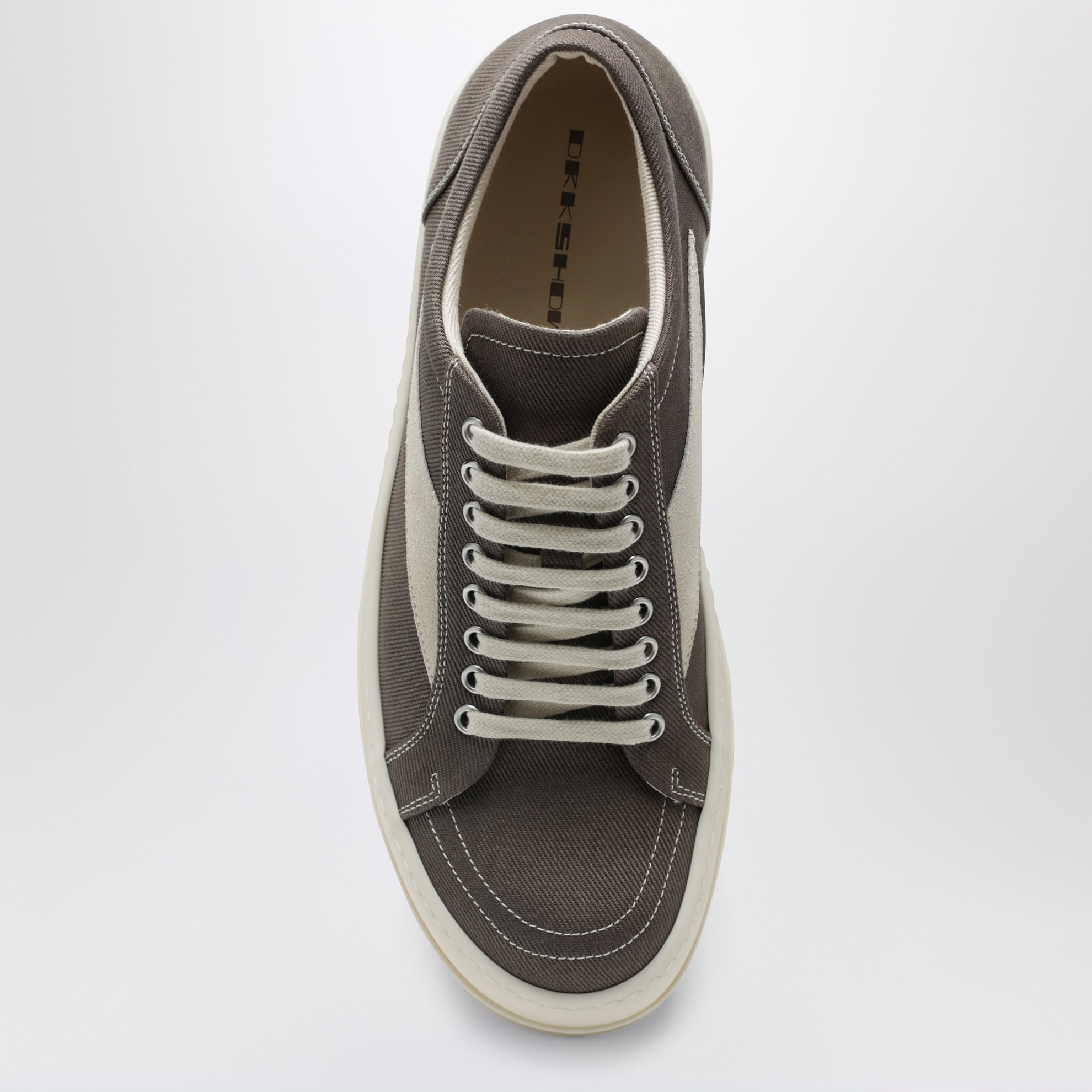 Vintage Sneakers in powder/milk white