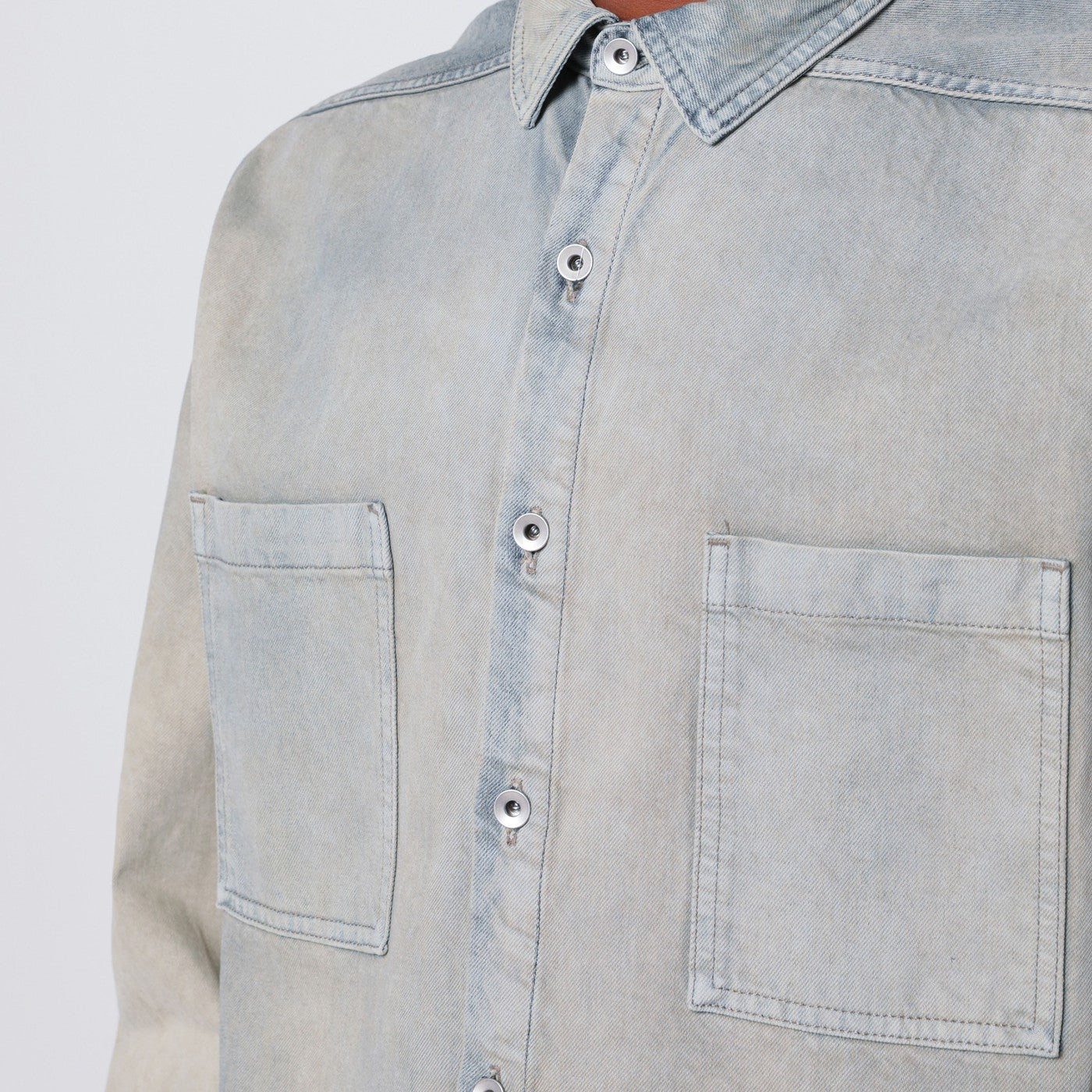 Jumbo shirt in pearl vintage denim