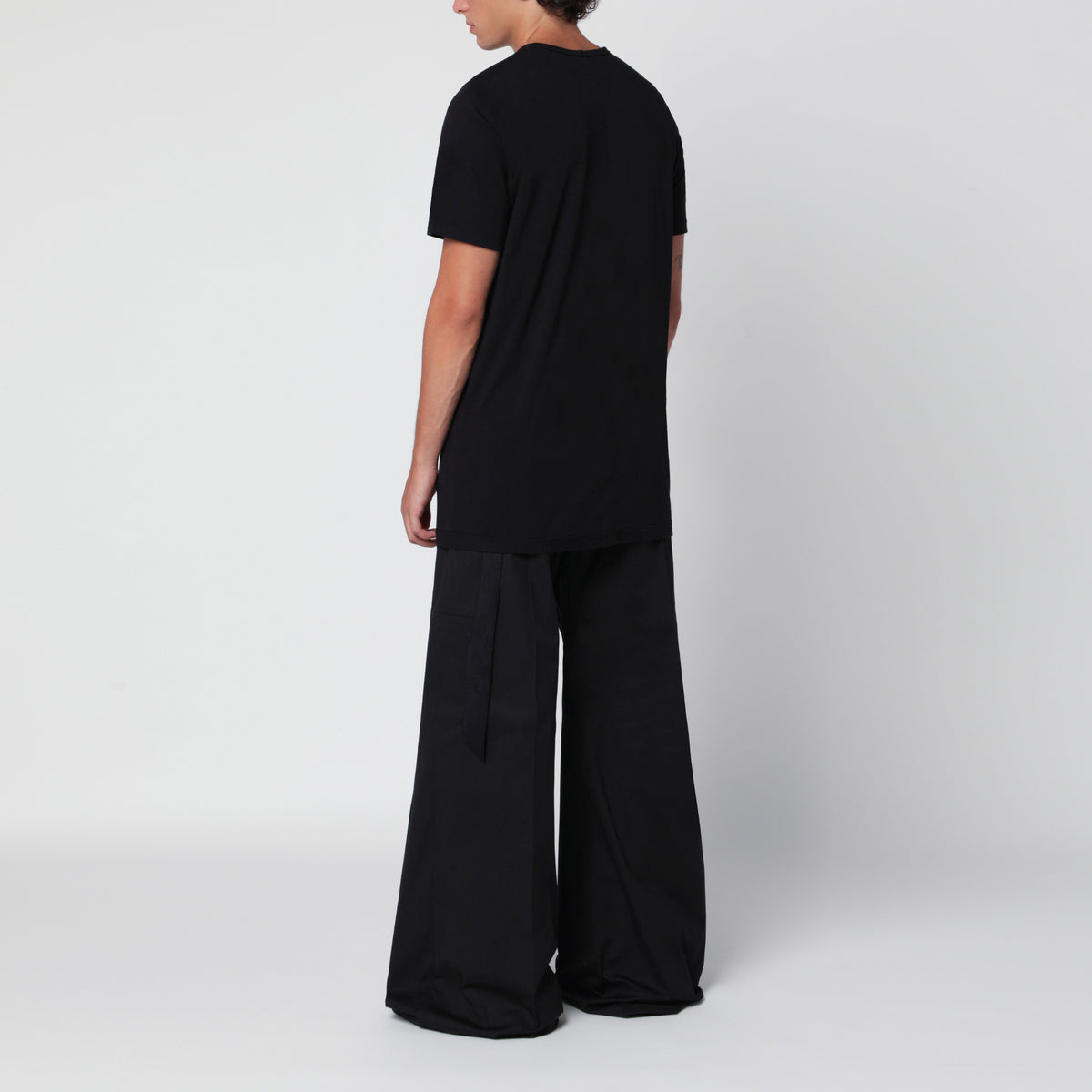 T-shirt Level nera in jersey di cotone biologico