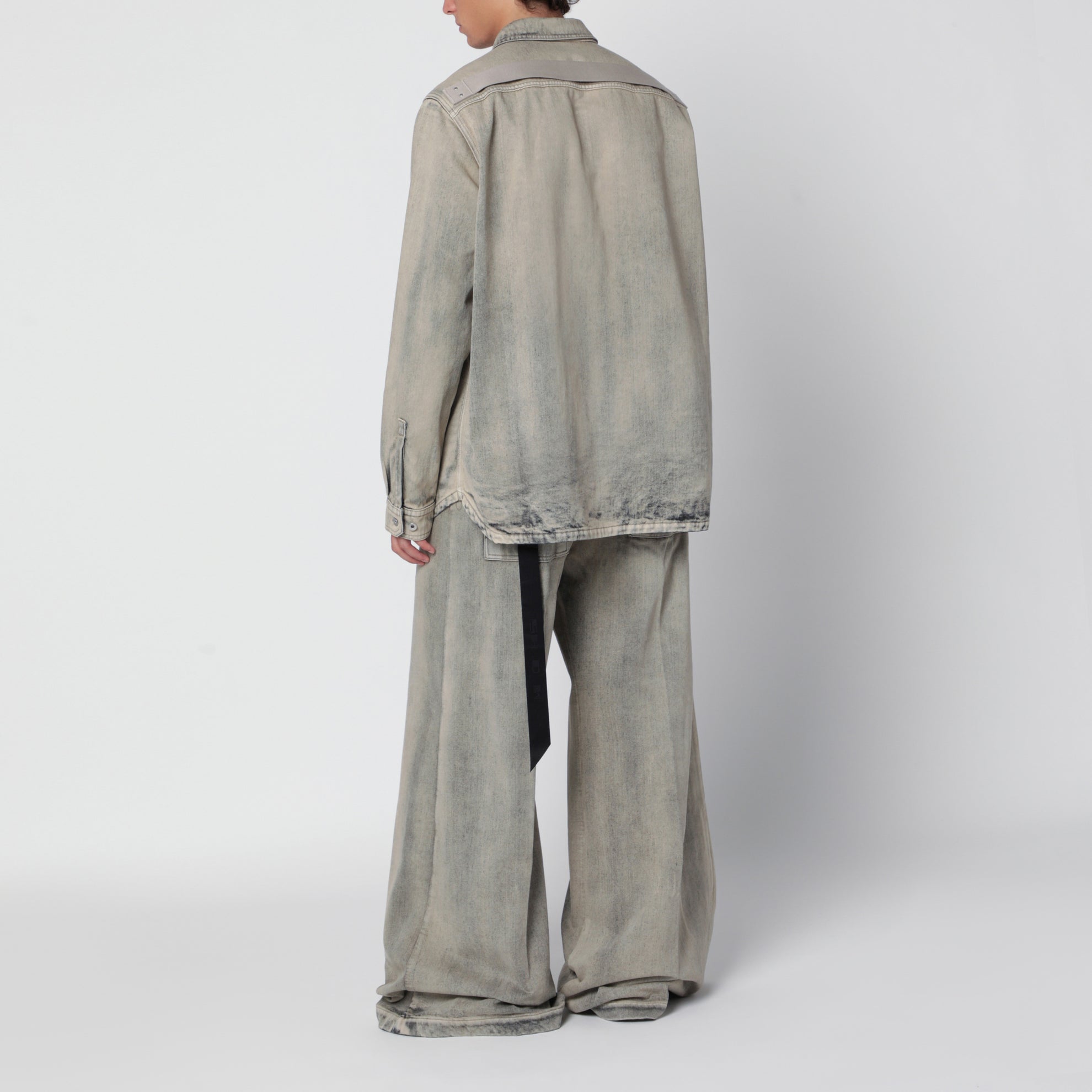 Wide-Leg-Hose aus mineralgrauem Washed-Denim