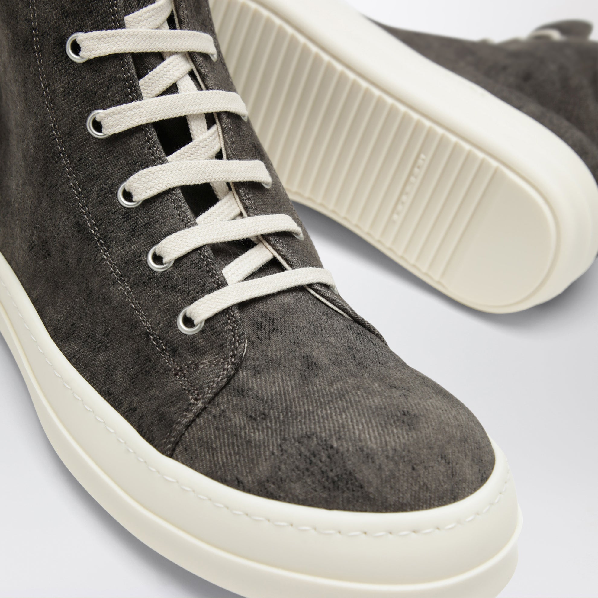 Sneakers Tower gris poussière/blanc lait effet velours