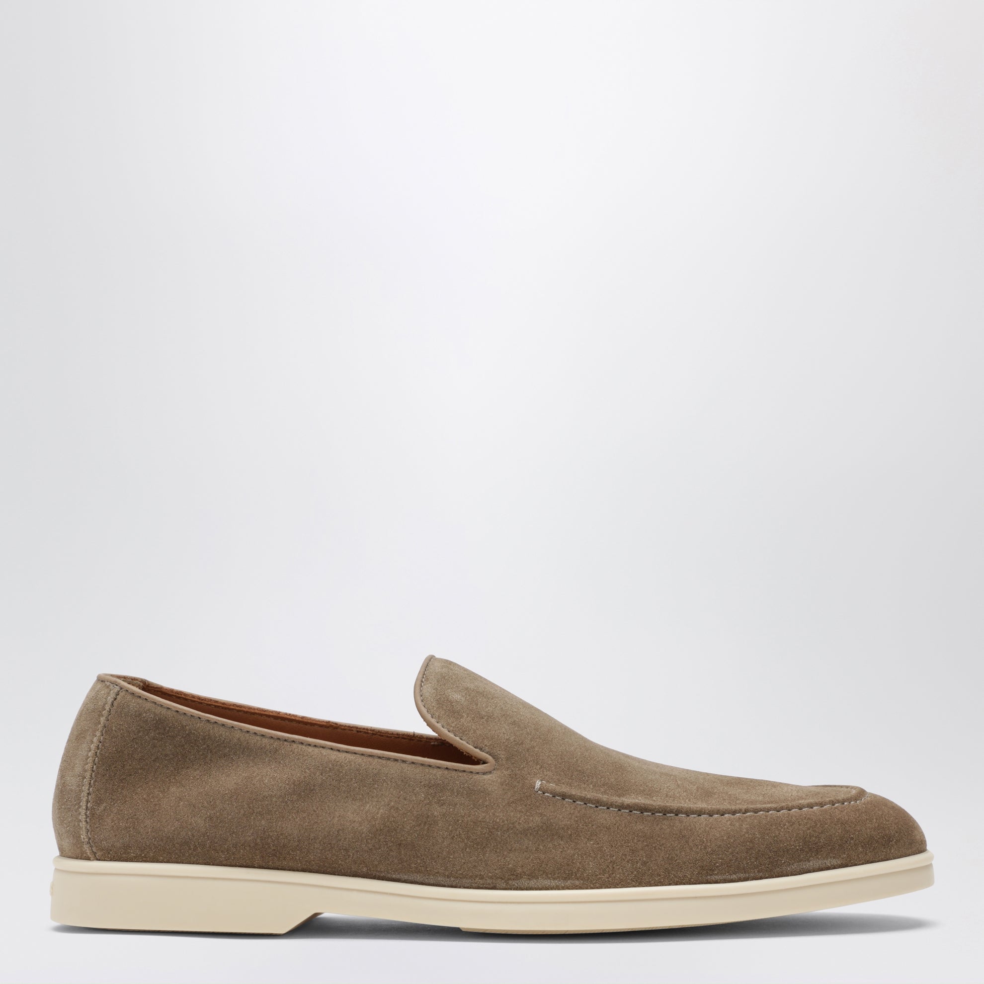 Mocassins beige en cuir suédé