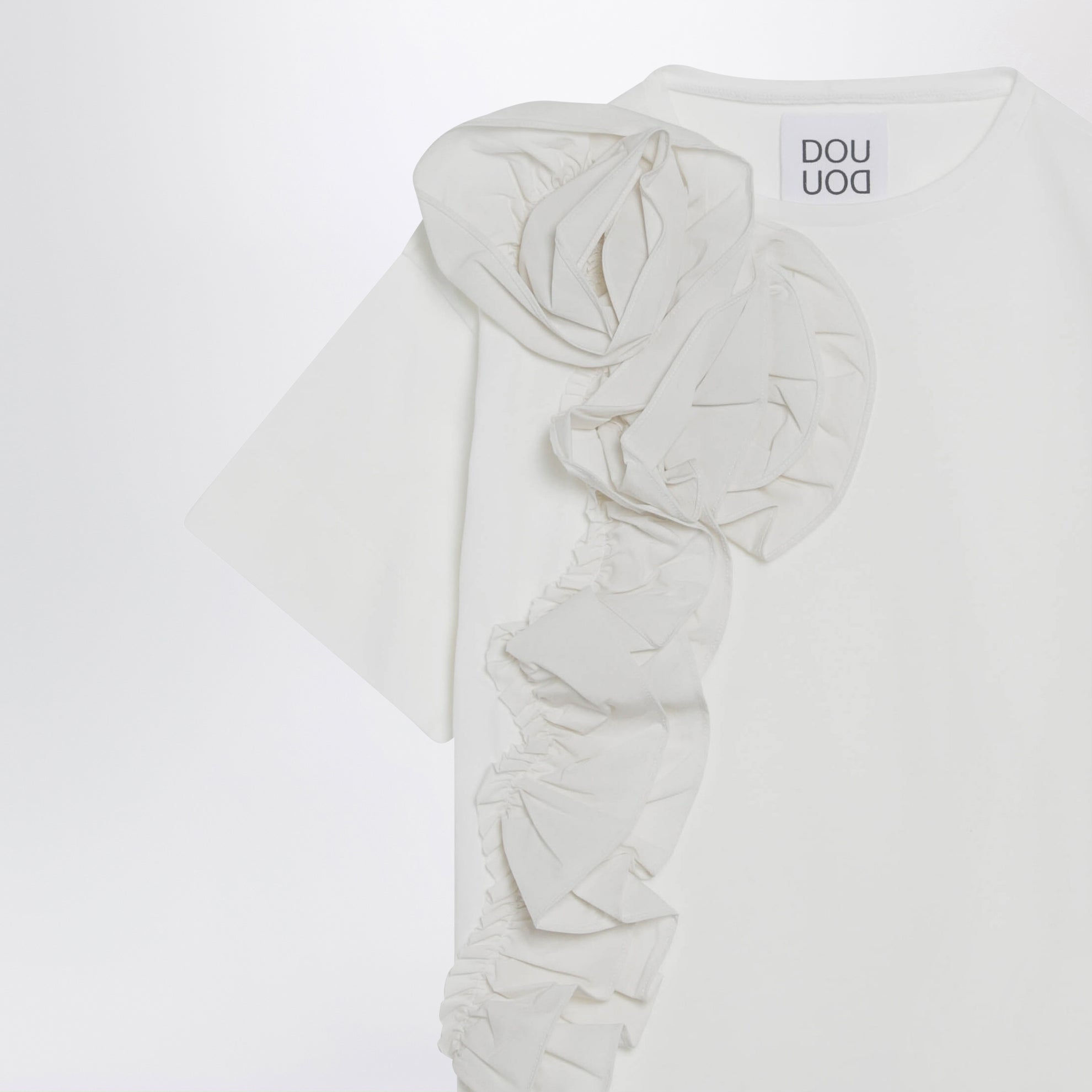 Ivory T-shirt with floral appliqué