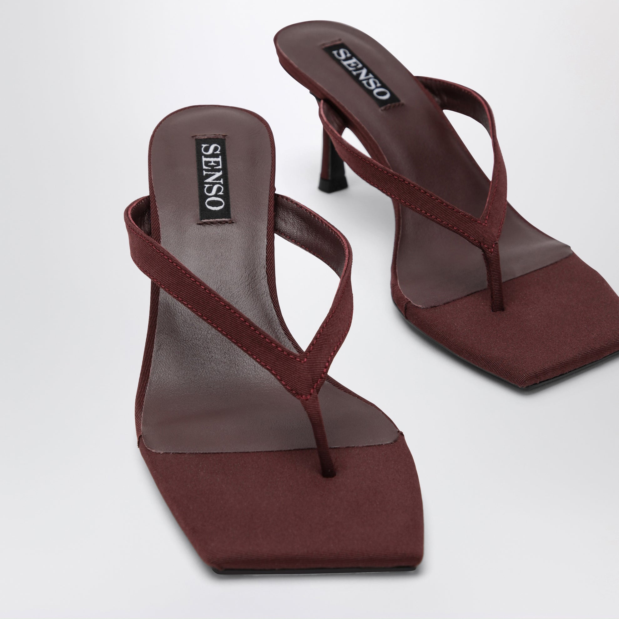 Elvie II Slides in Wine