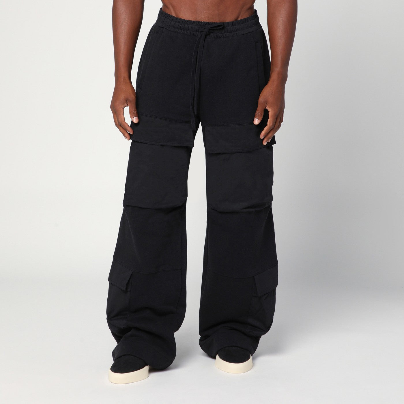 Pantalone cargo nero in cotone