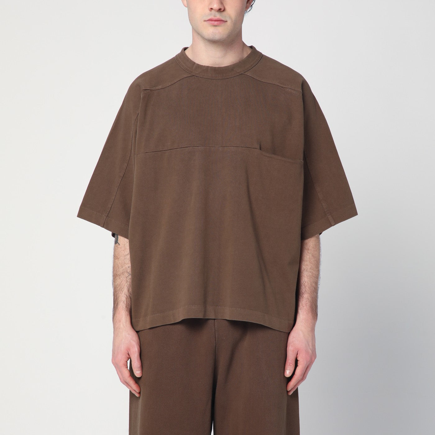 T-shirt over marrone in cotone