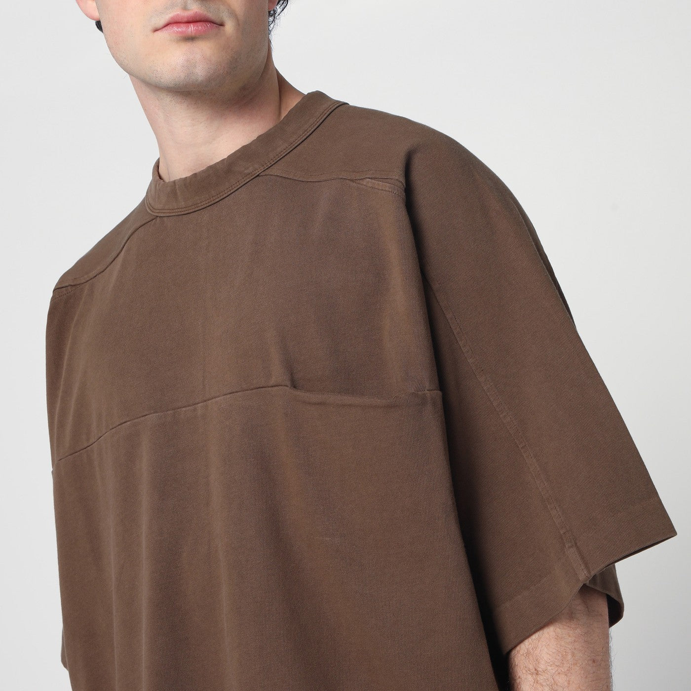 T-shirt over marrone in cotone