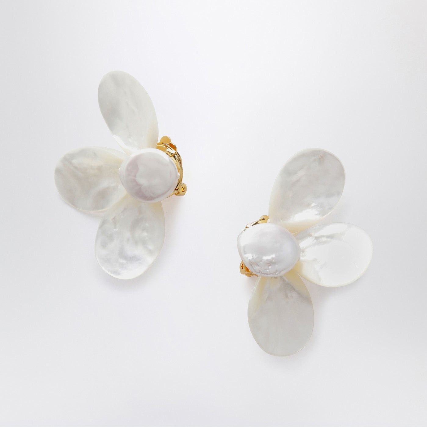 Fada white earrings