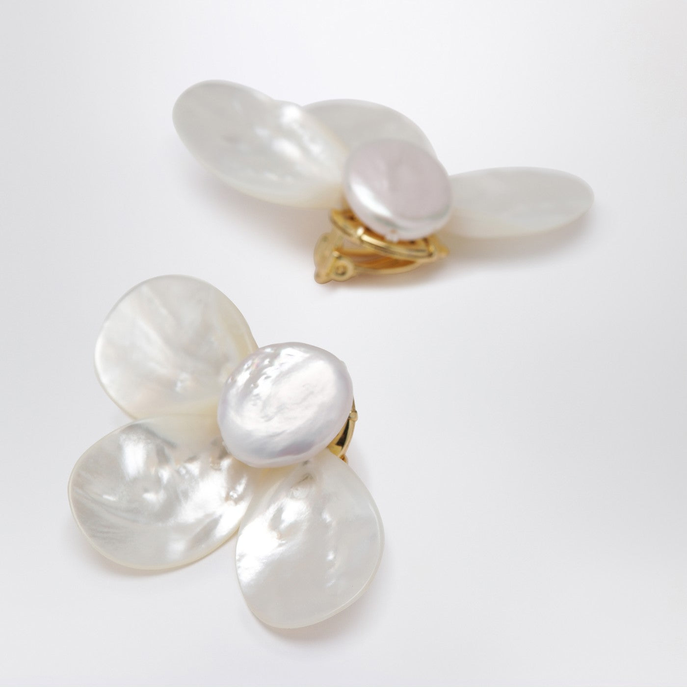Fada white earrings