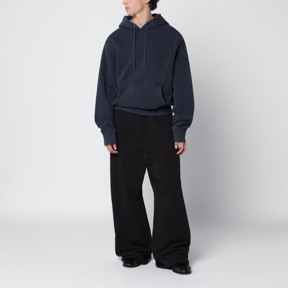 Sweat à capuche Standard Hood bleu marine délavé