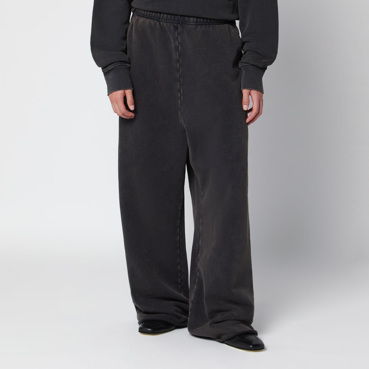 Full Sweatpant Jogginghose in verwaschenem Schwarz