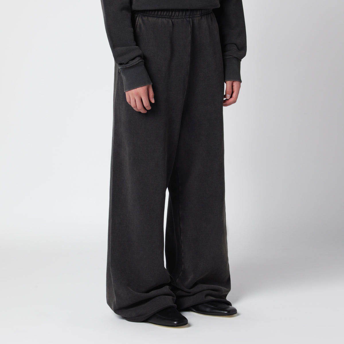 Full Sweatpant Jogginghose in verwaschenem Schwarz