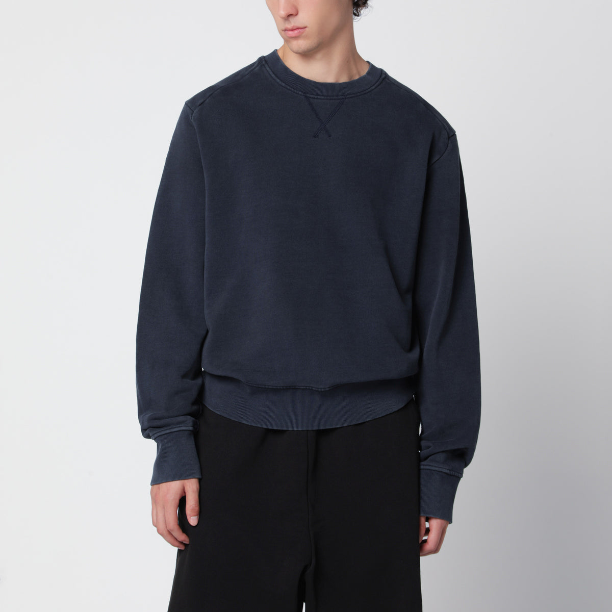 Pod crew-neck sweatshirt in washed navy blue