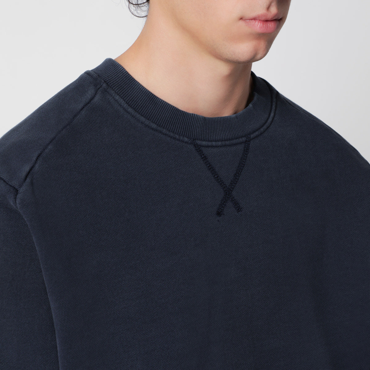 Pod crew-neck sweatshirt in washed navy blue
