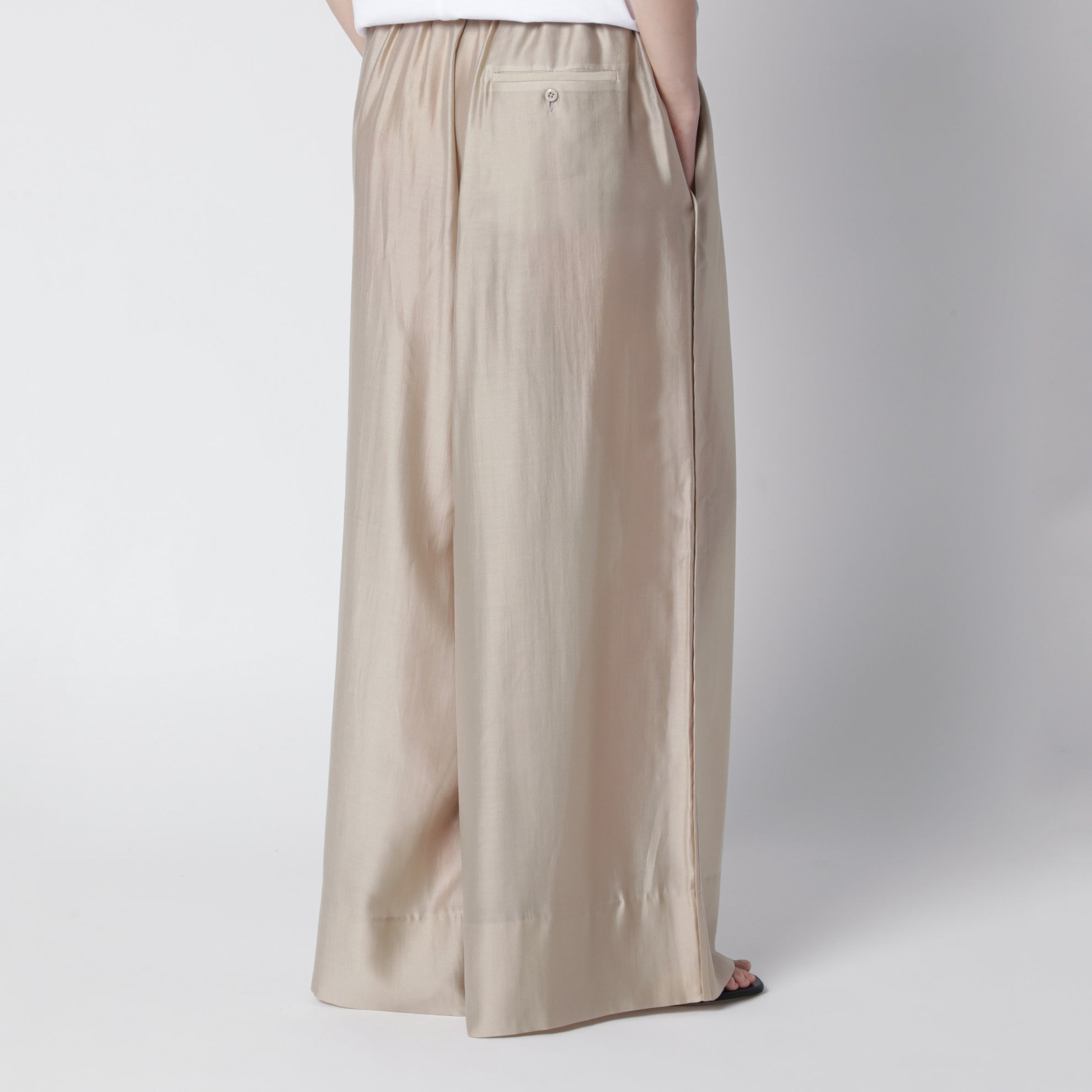 Vento-Hose mit weitem Bein in Champagnerfarbe