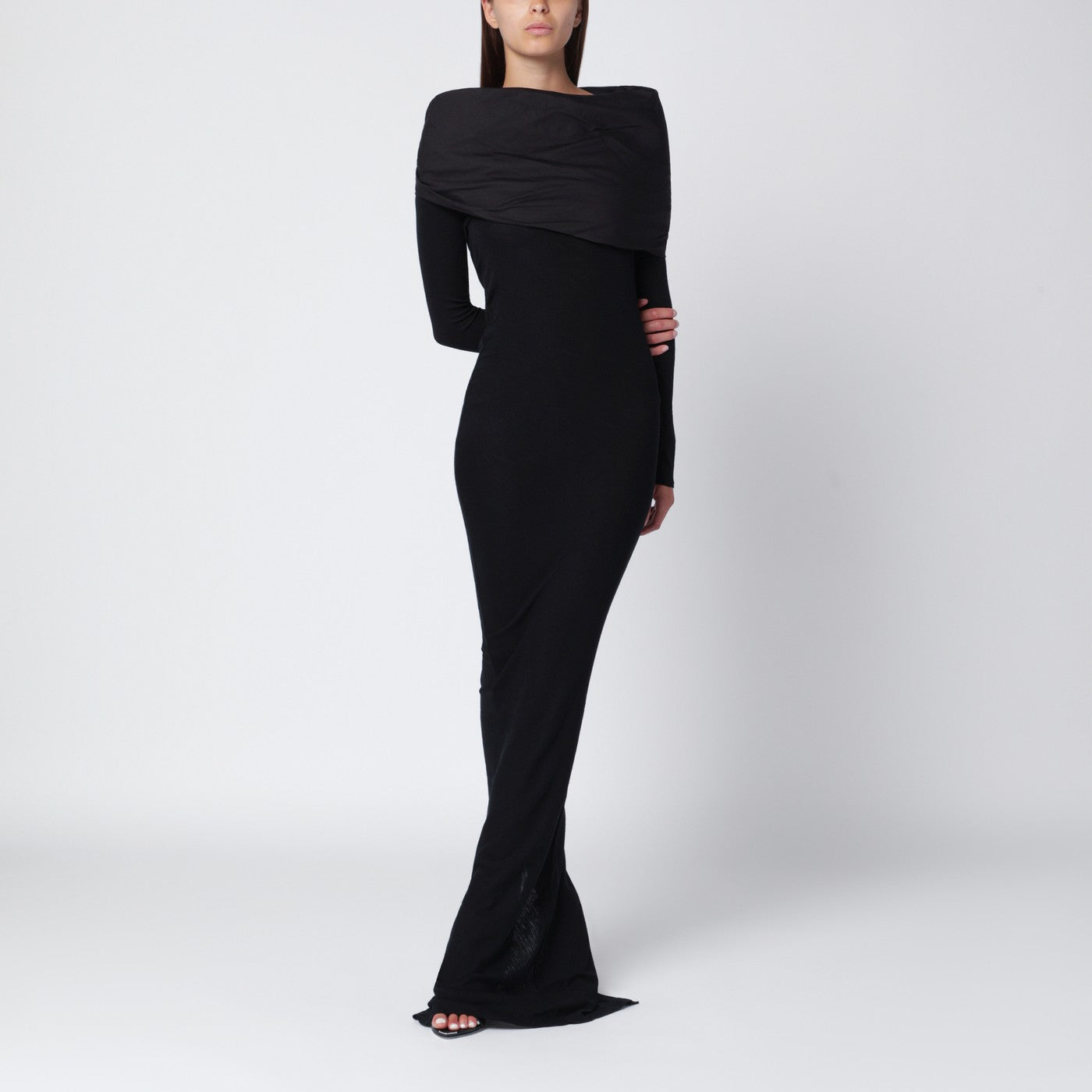 Schwarzes langes Wollkleid