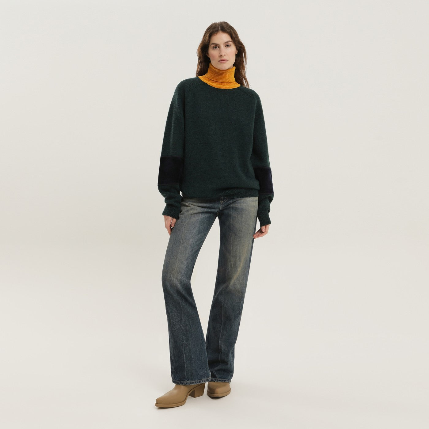 Pull à col roulé vert et jaune