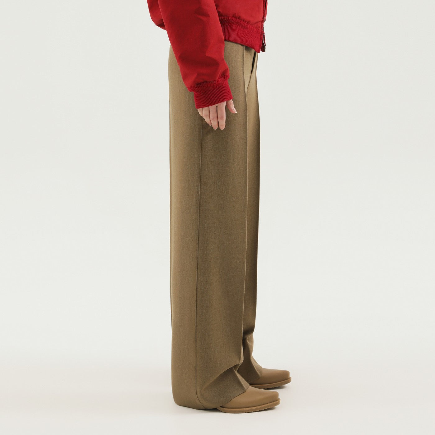 Pantalons droits en laine vert olive
