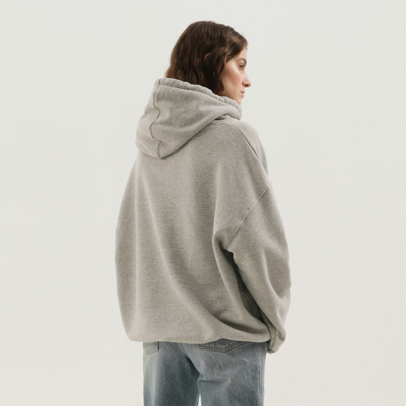 Graue Körperausstattung Kapuzenpullover