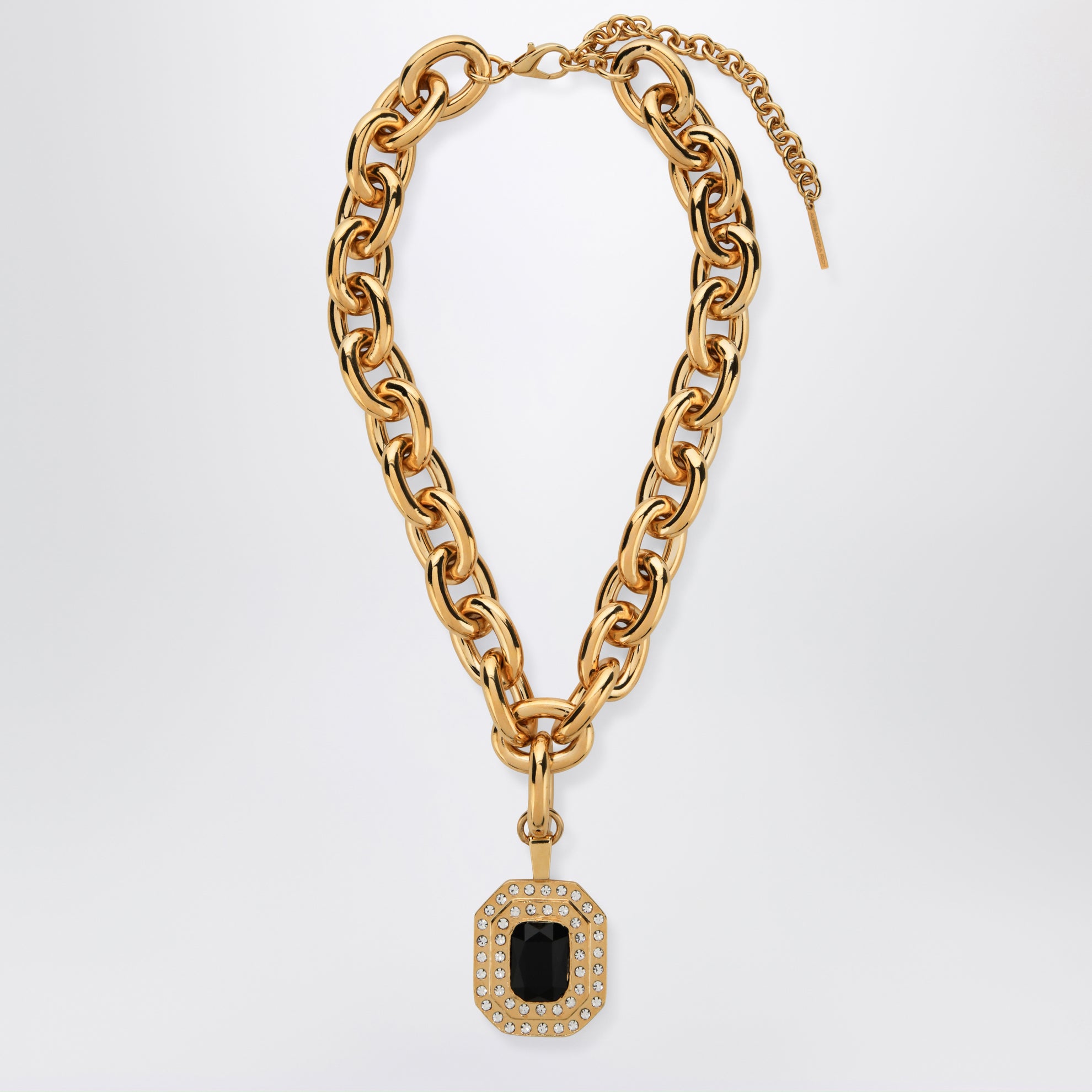 Collier chaîne doré avec pendentif