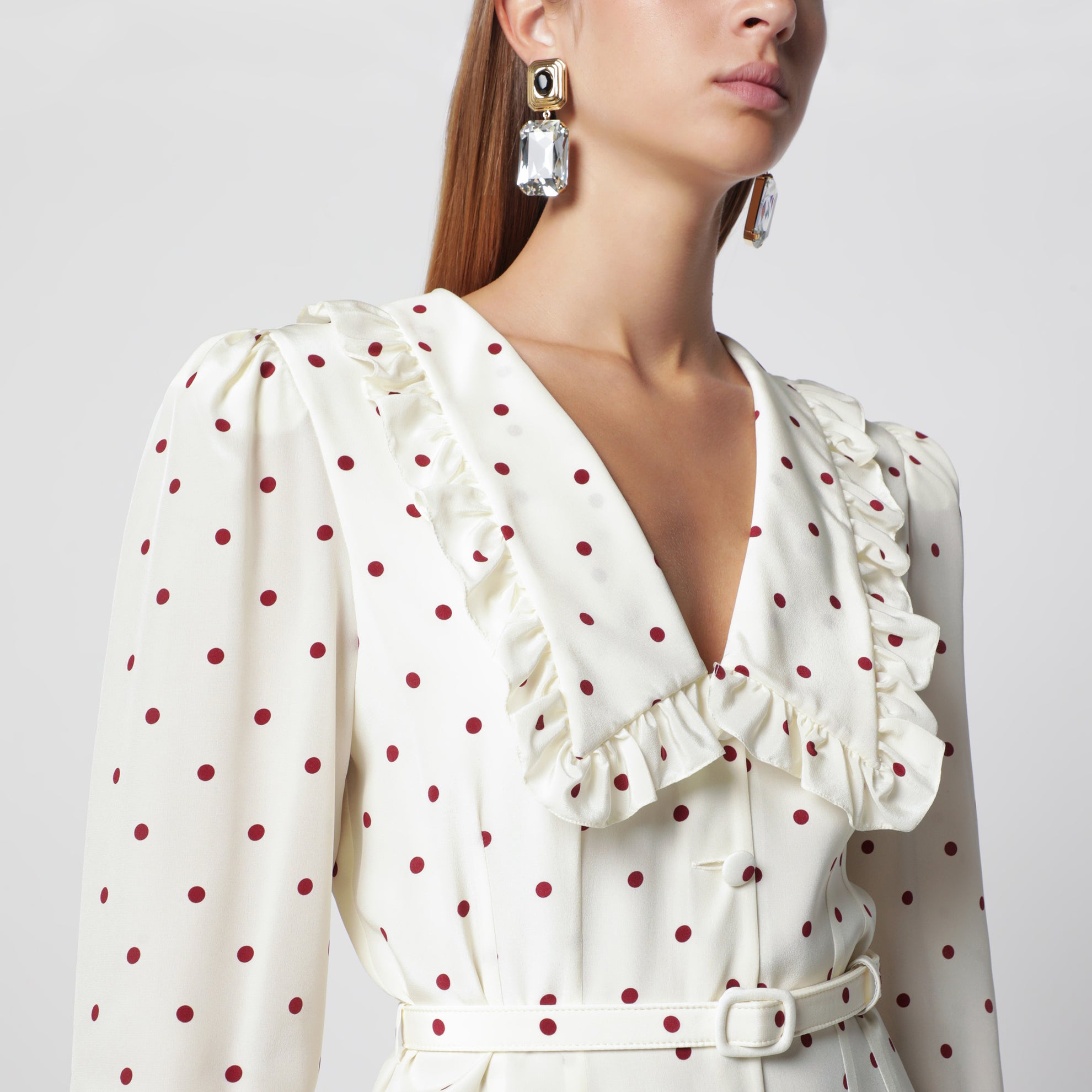 Robe midi en soie coloris crème à pois bordeaux