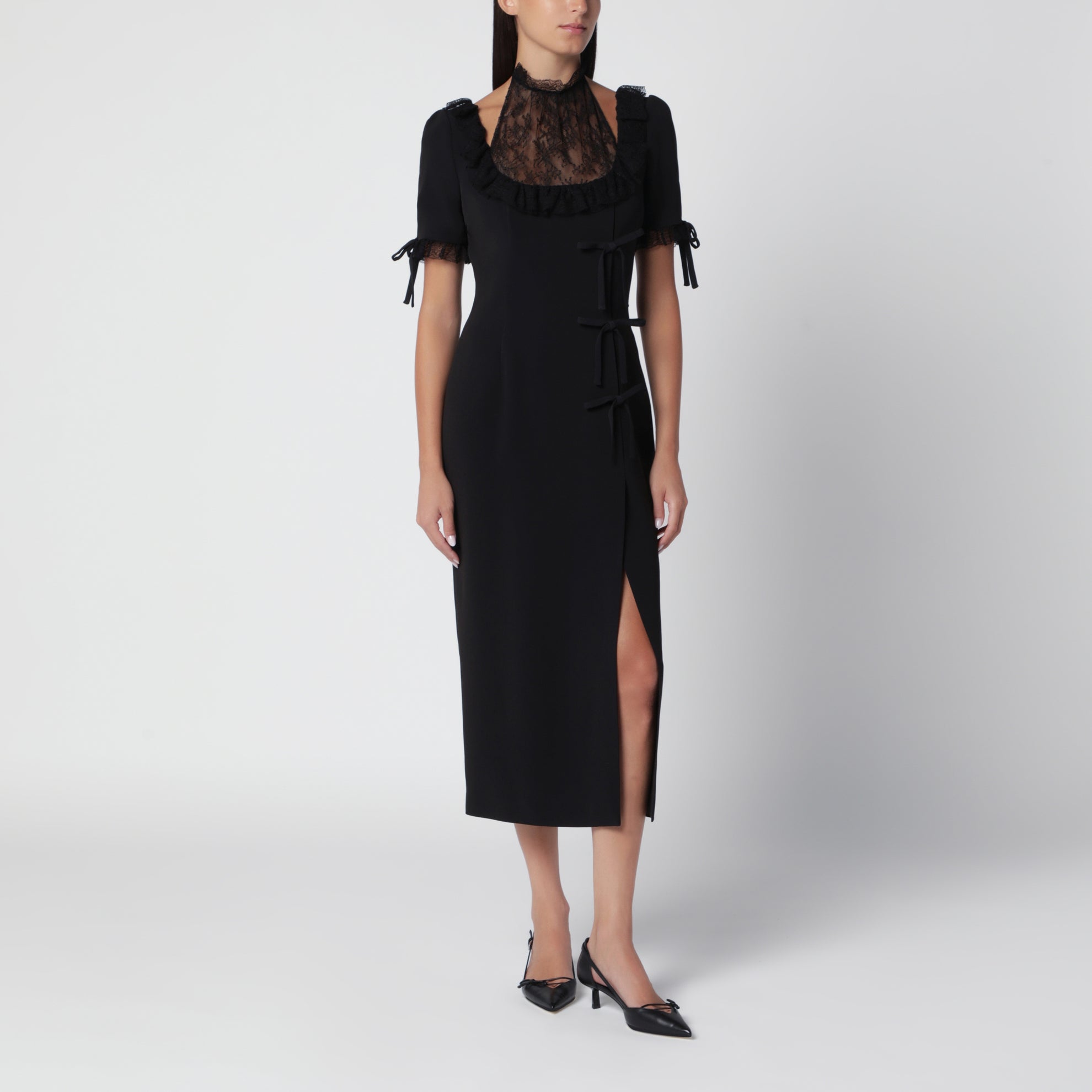 Robe midi noire avec insert en dentelle
