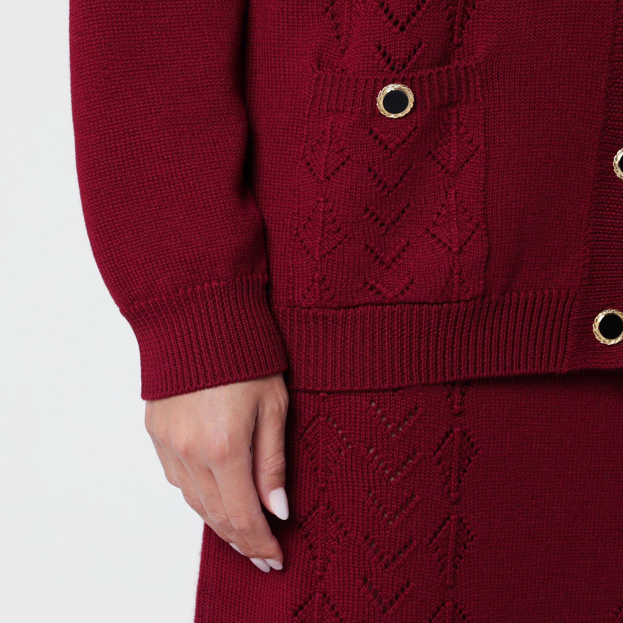 Bordeauxfarbene Strickjacke aus Merinowolle